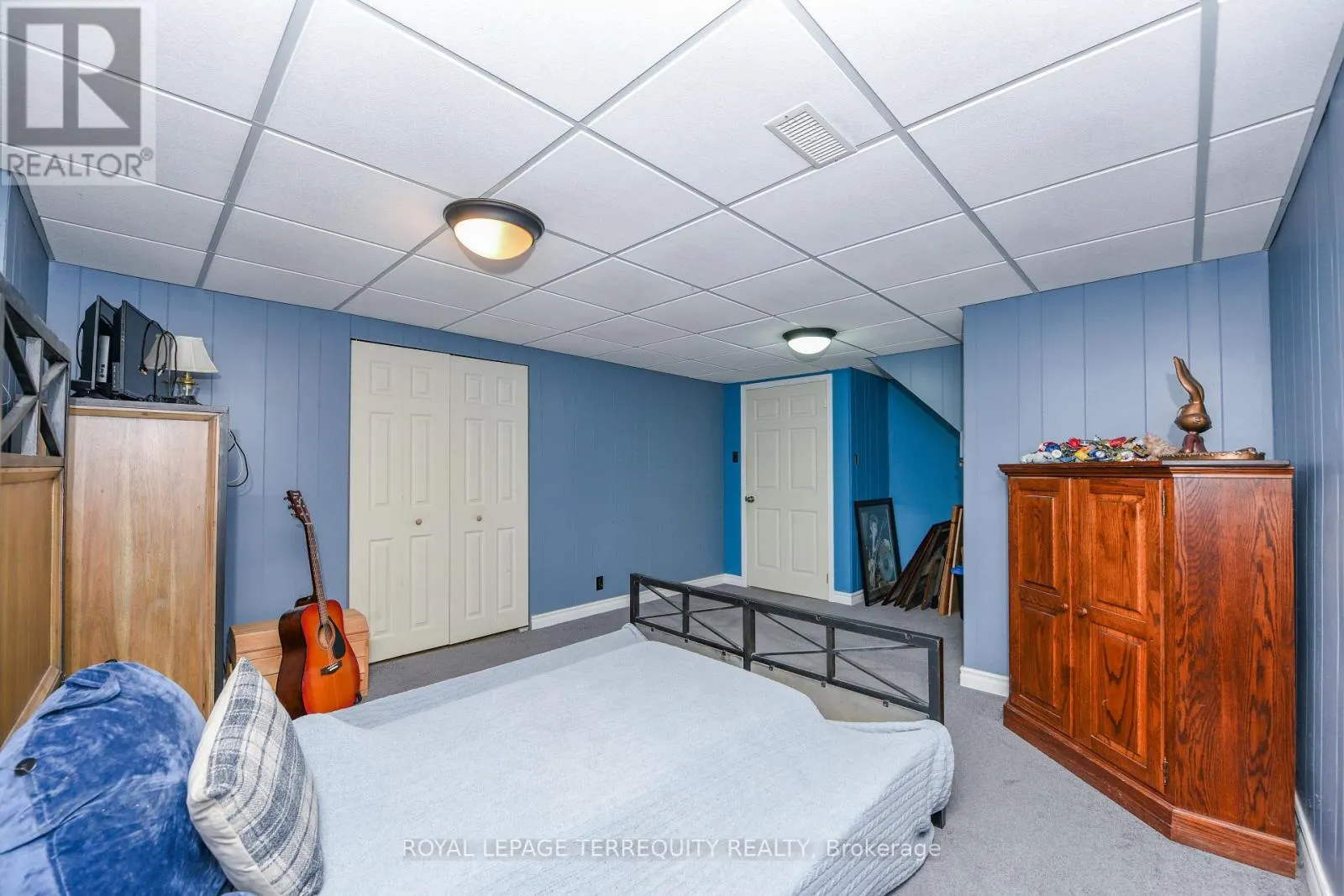 20 HALLOW CRESCENT N