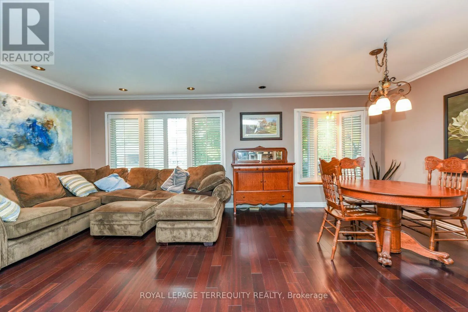 20 HALLOW CRESCENT N