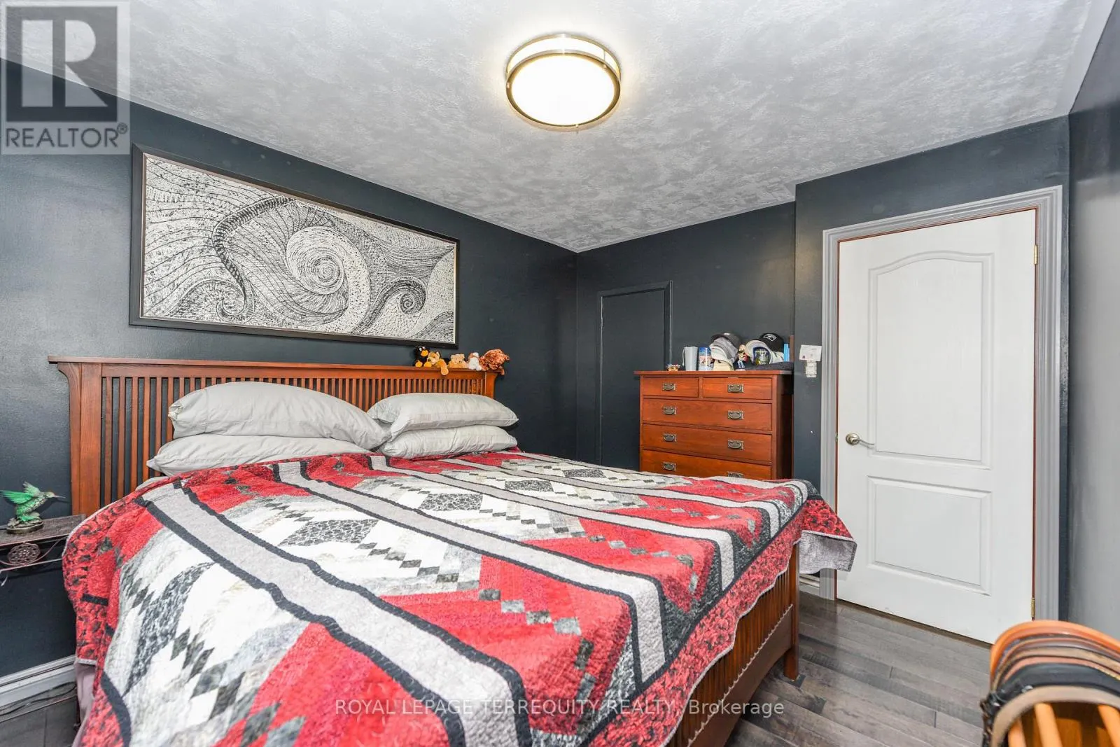 20 HALLOW CRESCENT N