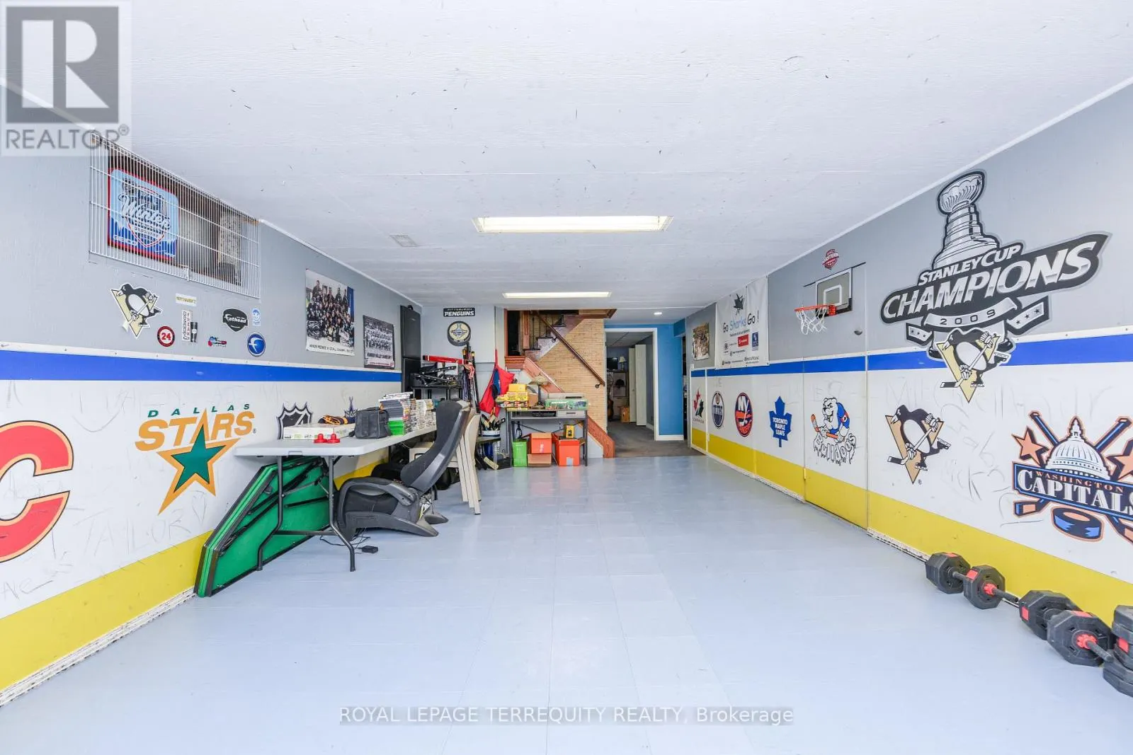 20 HALLOW CRESCENT N