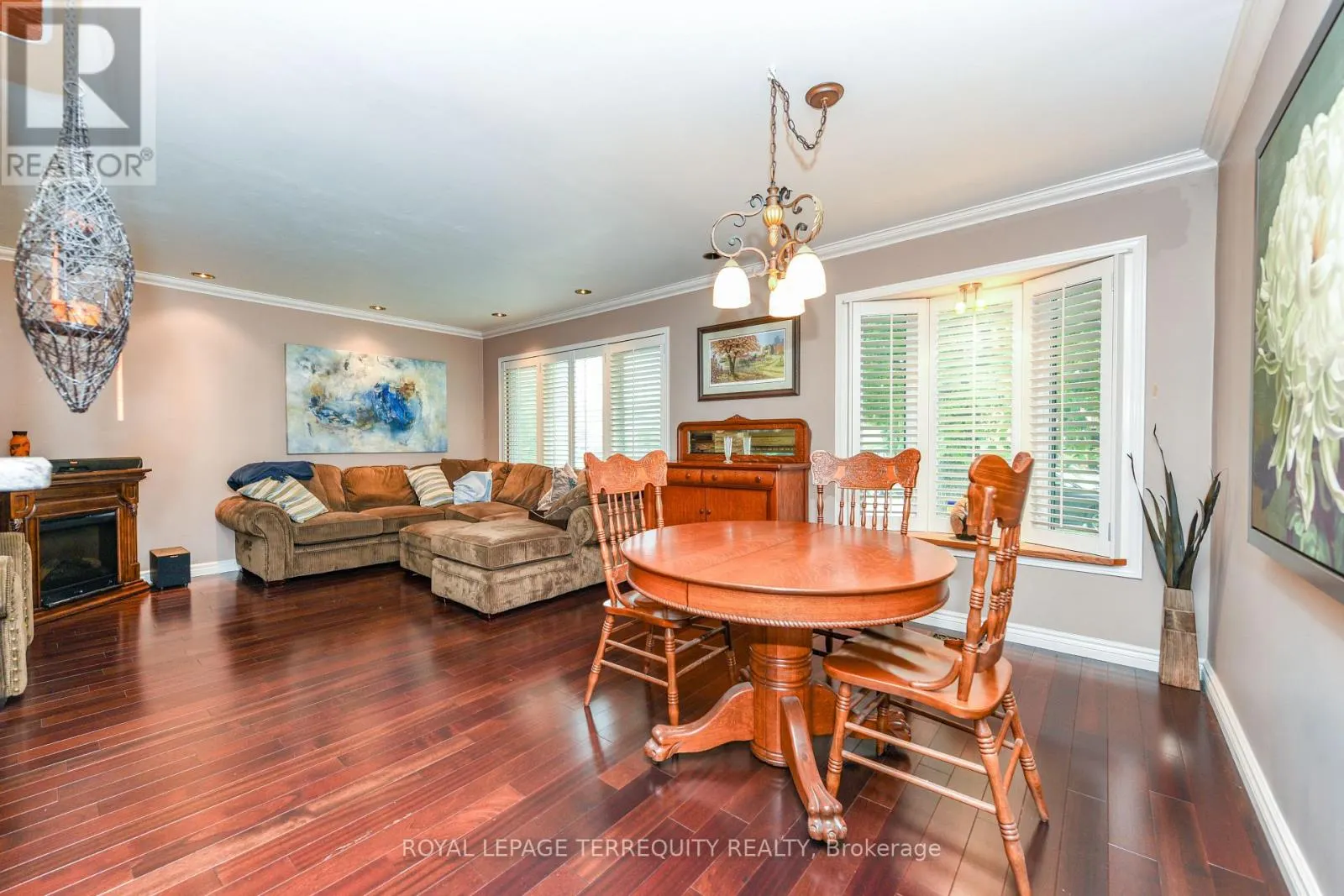 20 HALLOW CRESCENT N