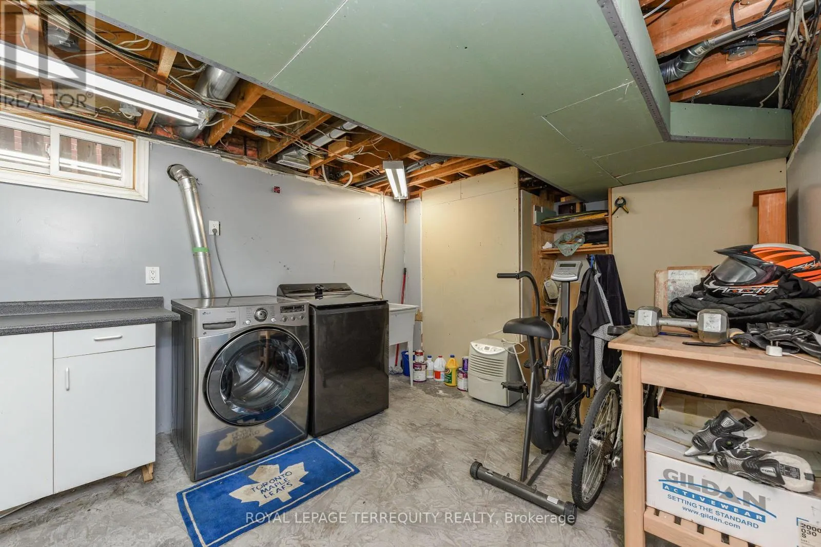 20 HALLOW CRESCENT N