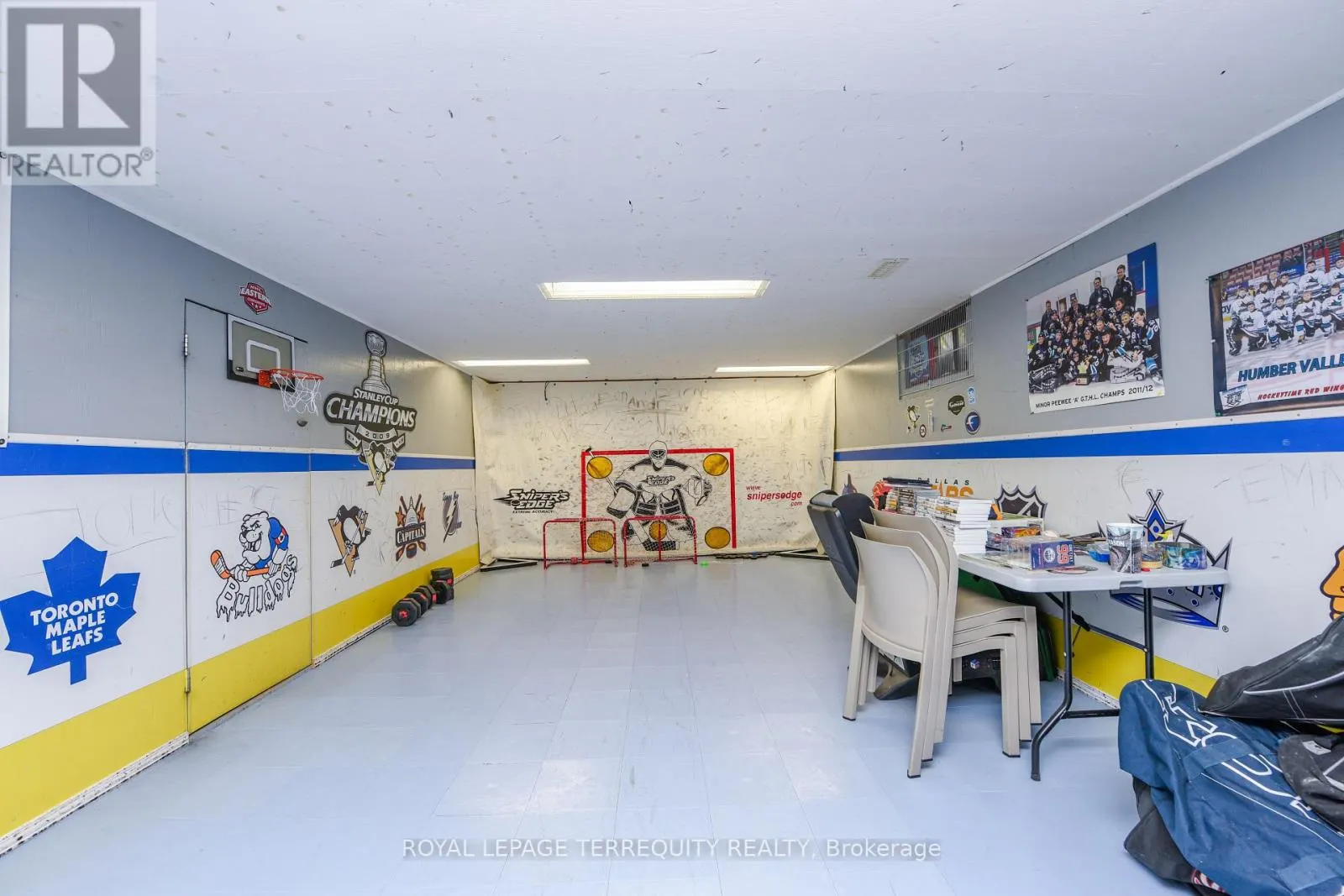 20 HALLOW CRESCENT N