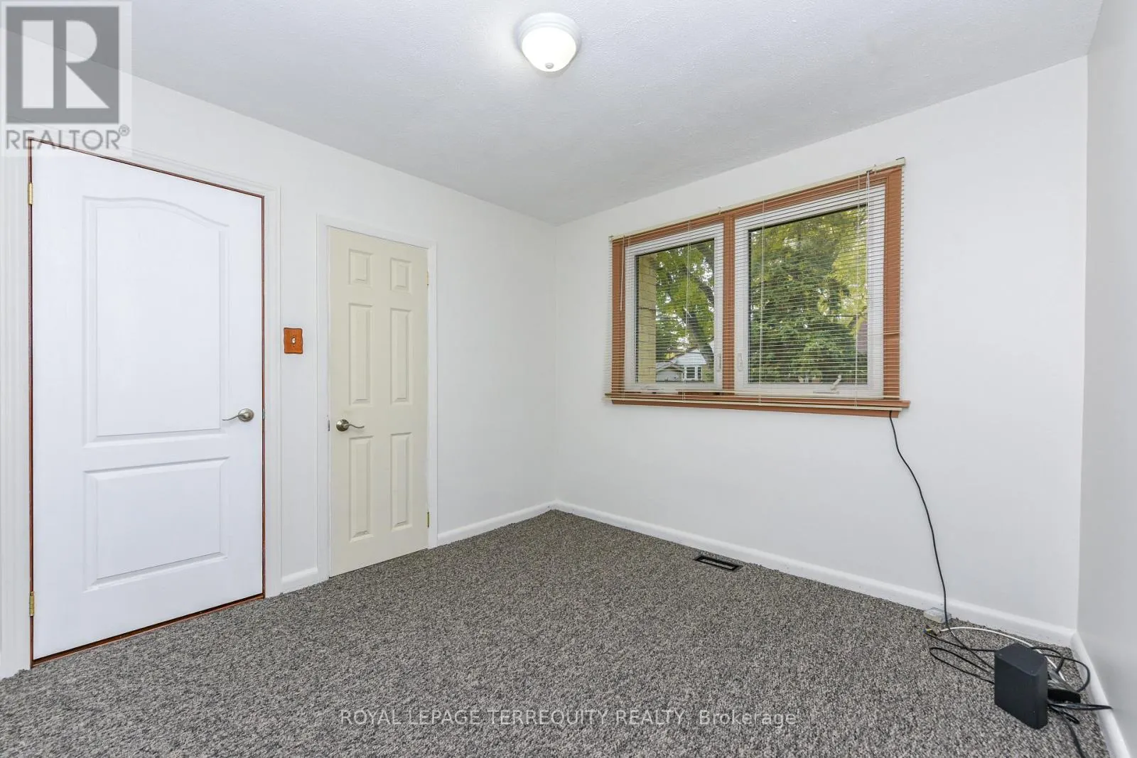 20 HALLOW CRESCENT N