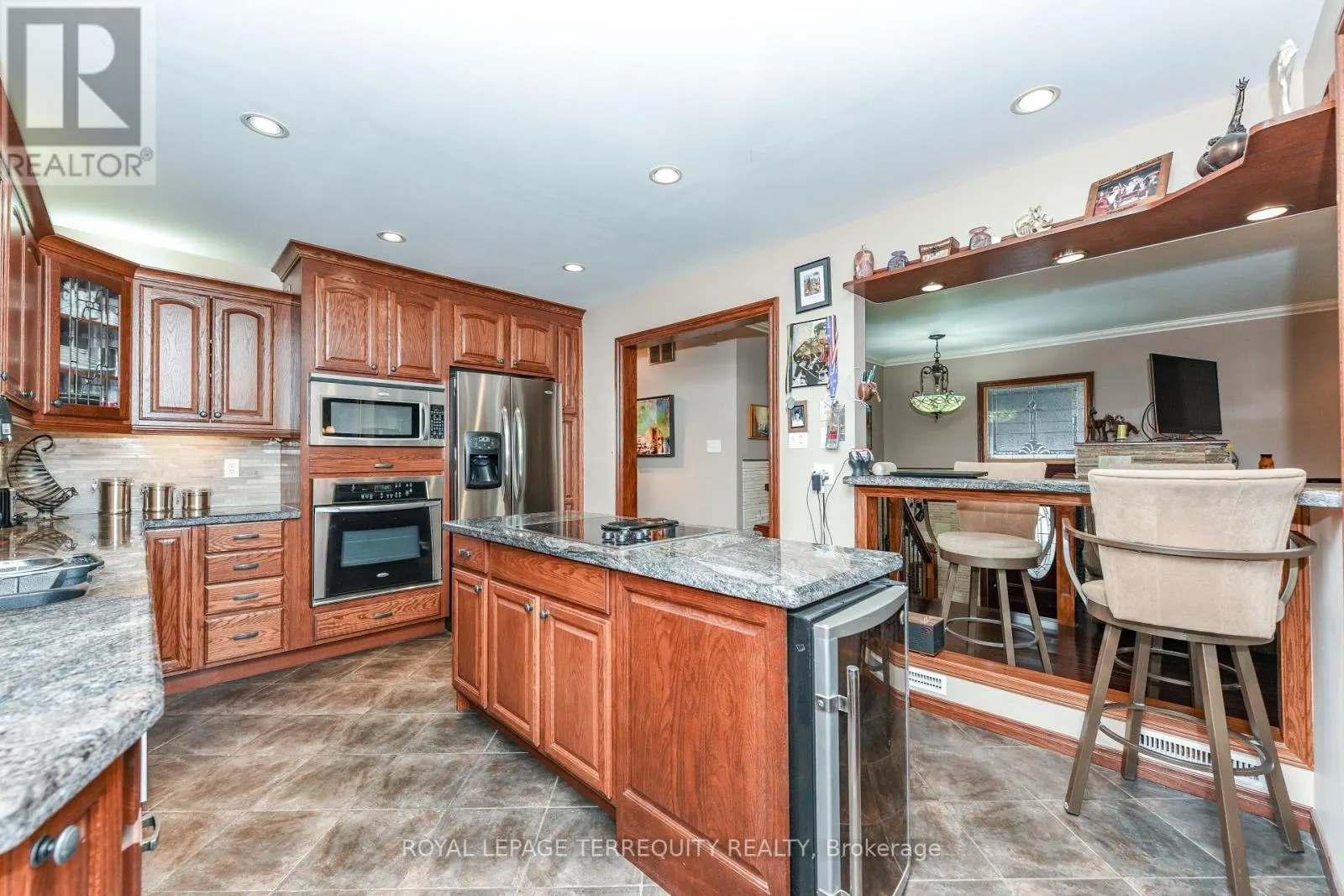 20 HALLOW CRESCENT N