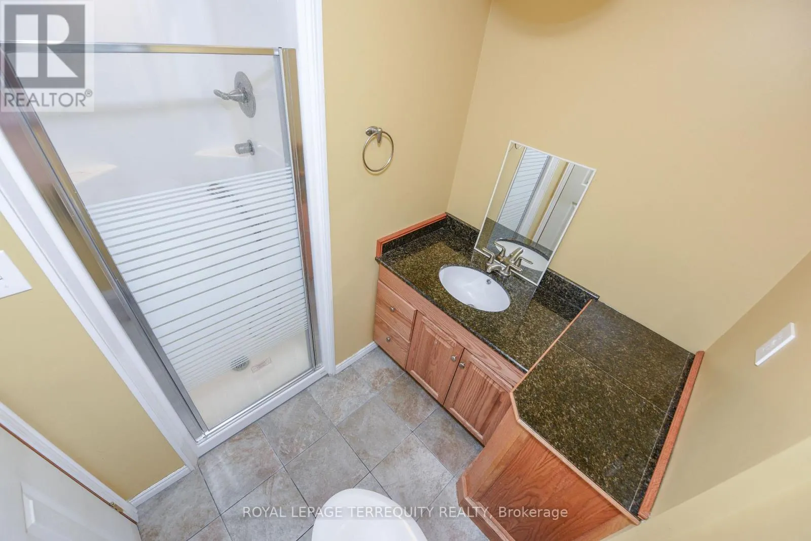 20 HALLOW CRESCENT N