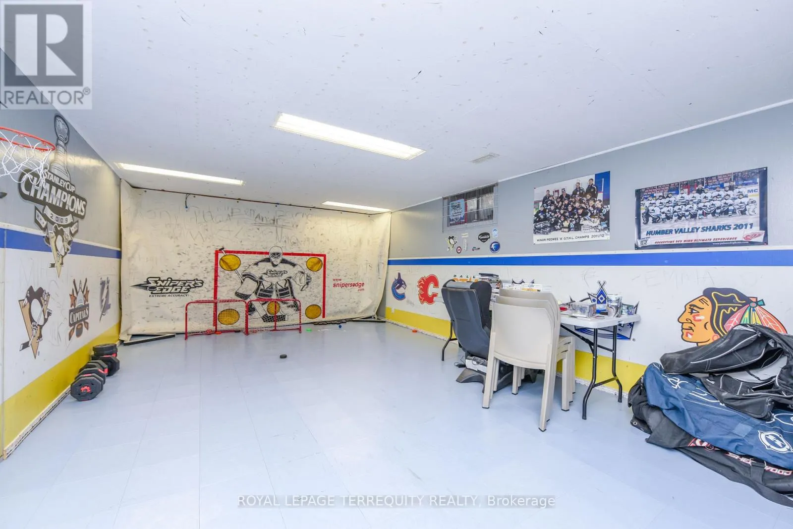 20 HALLOW CRESCENT N