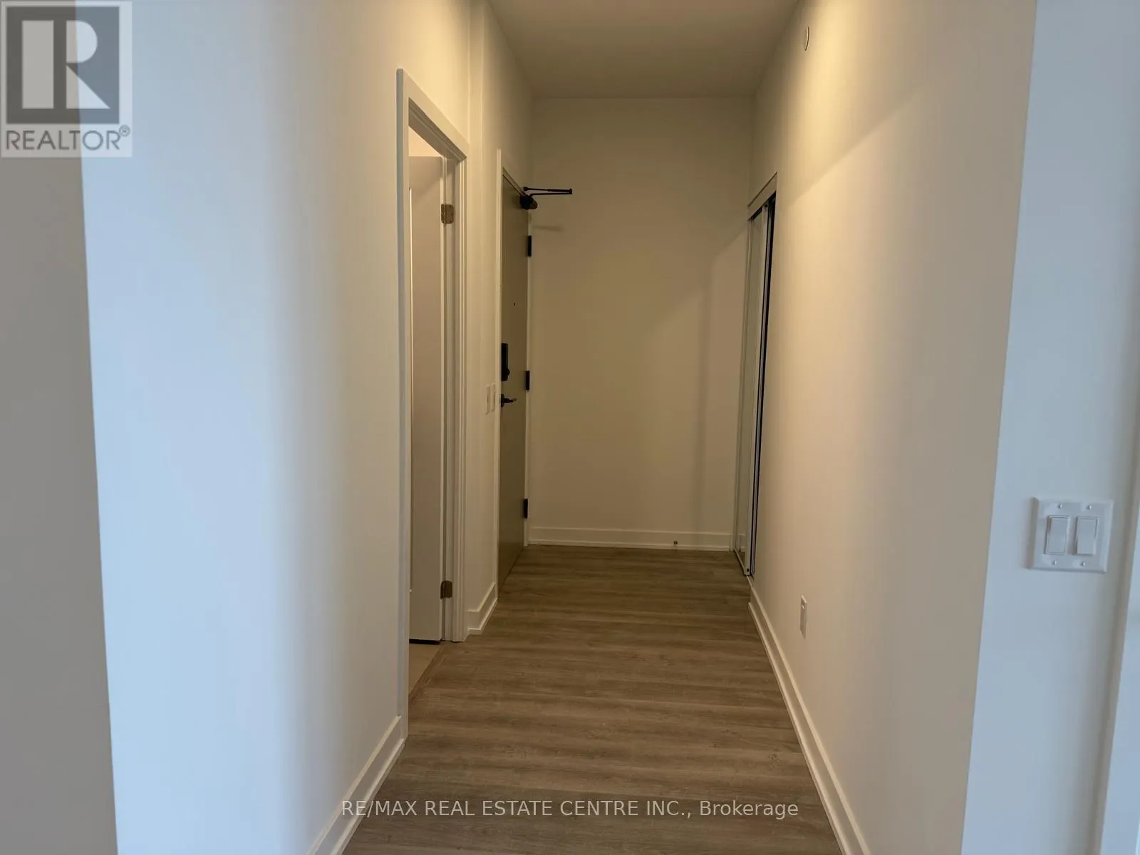 2412 - 5105 HURONTARIO STREET S