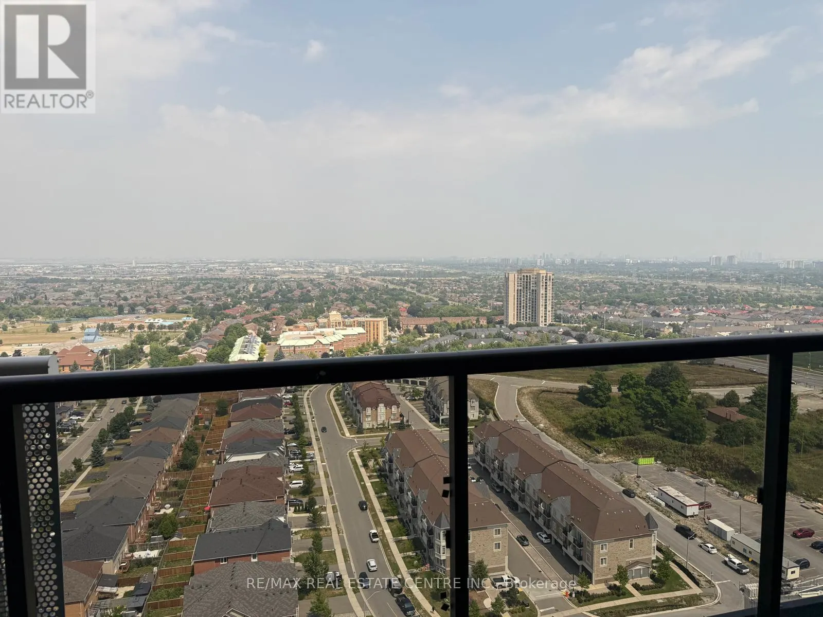 2412 - 5105 HURONTARIO STREET S