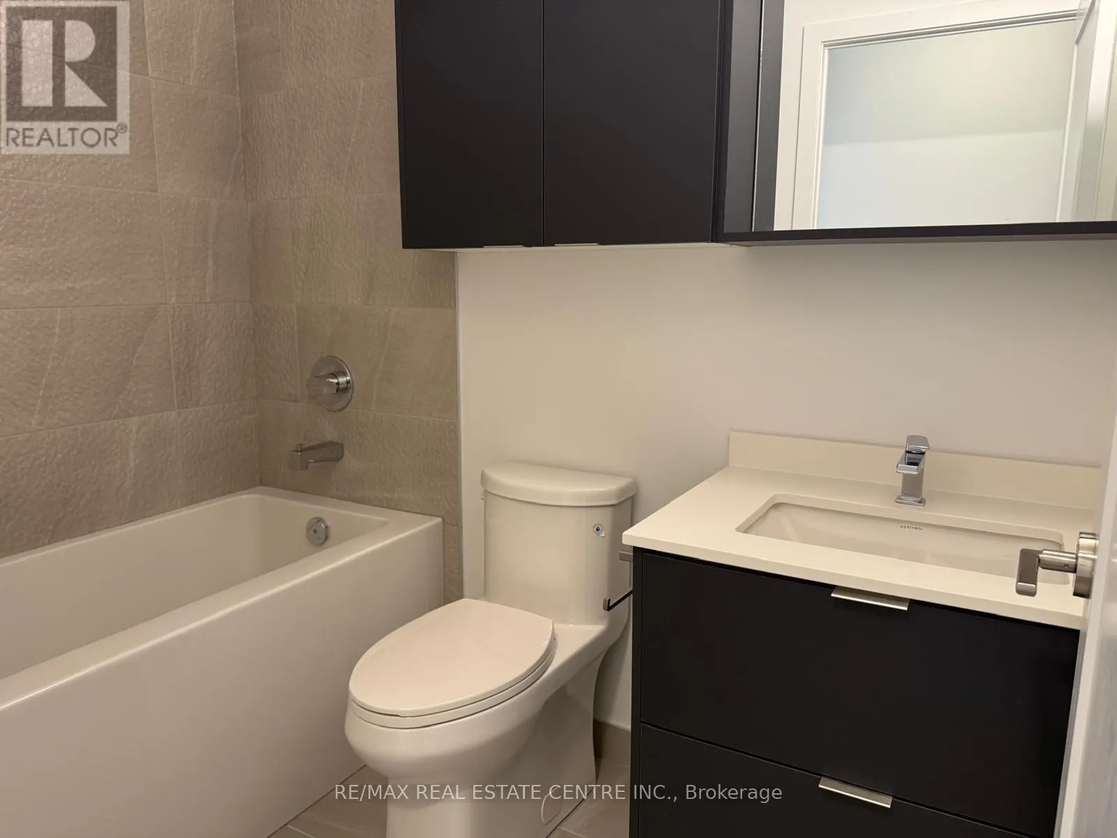 2412 - 5105 HURONTARIO STREET S