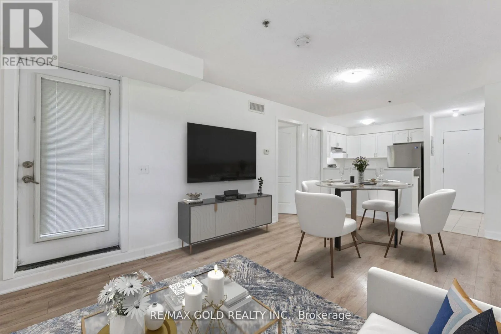 2104 - 6 DAYSPRING CIRCLE