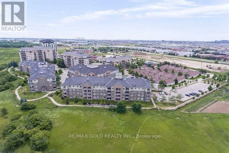 2104 - 6 DAYSPRING CIRCLE