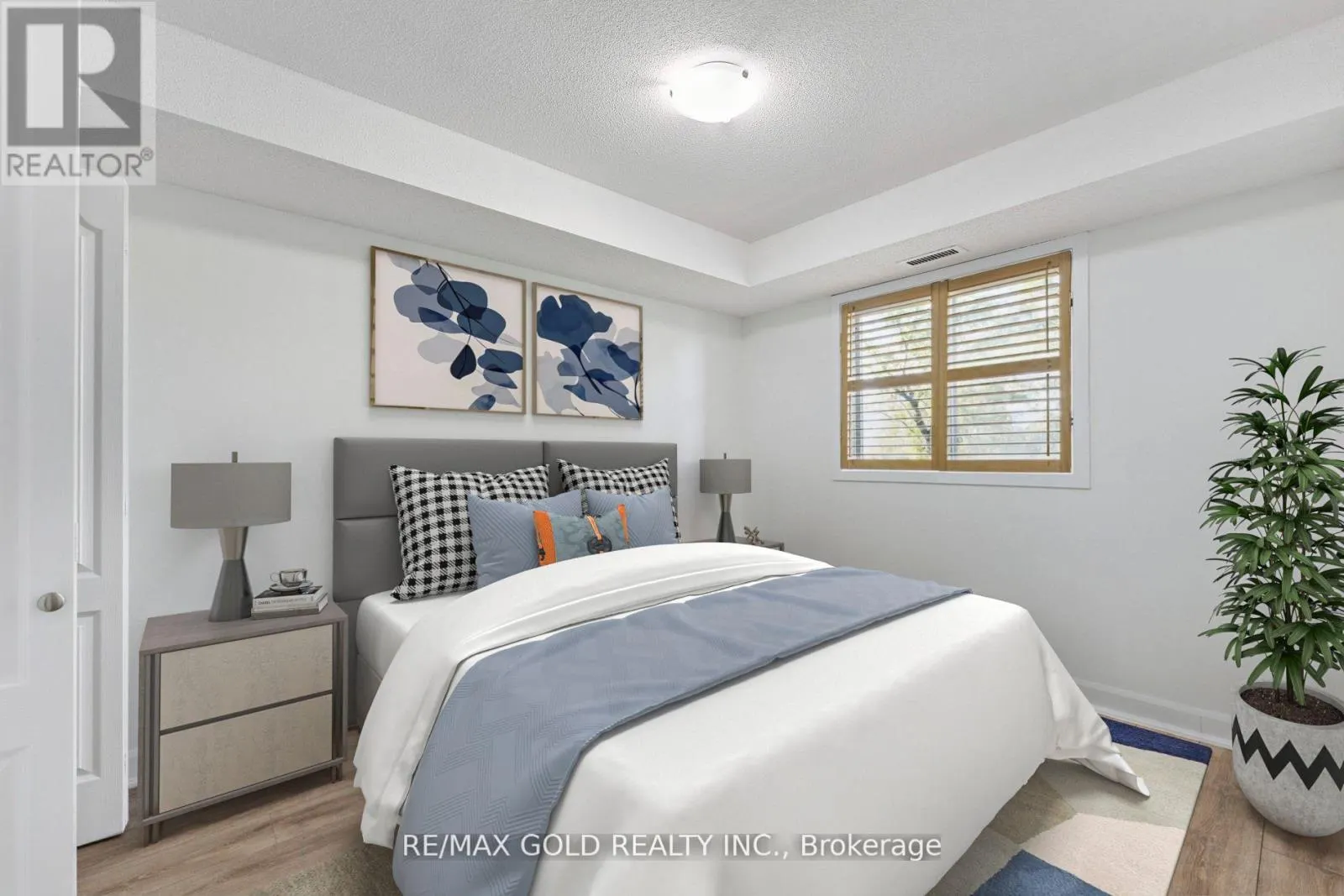 2104 - 6 DAYSPRING CIRCLE