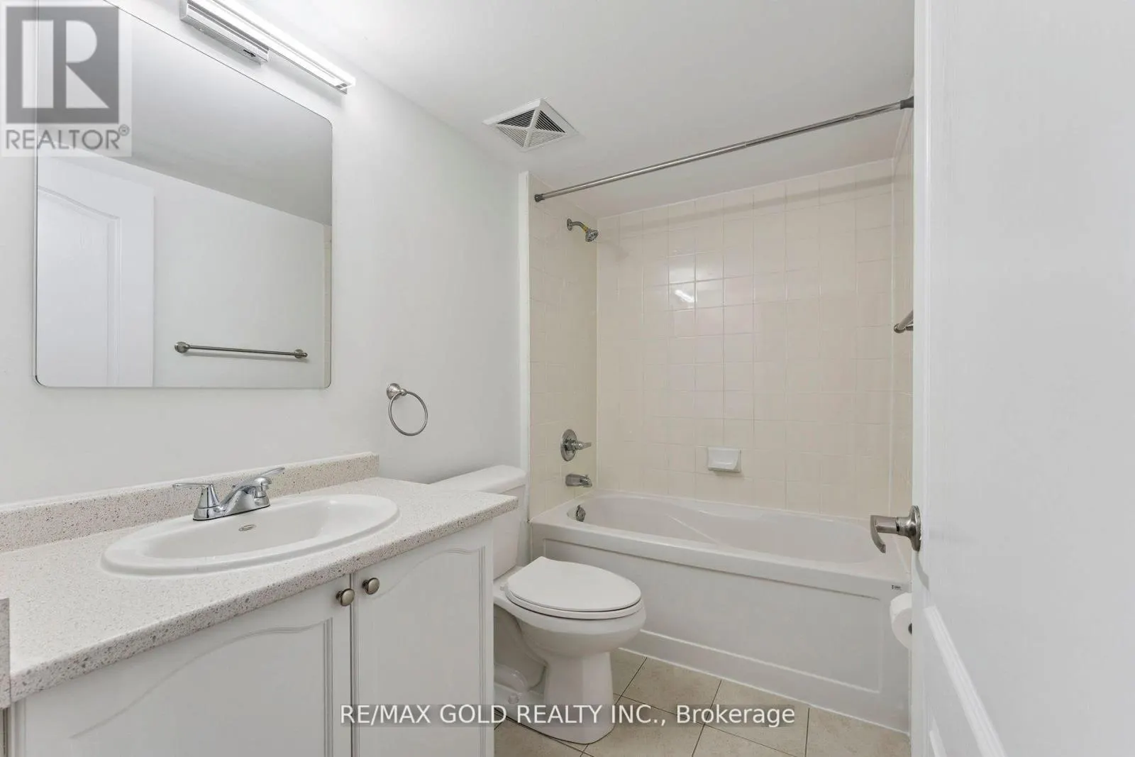 2104 - 6 DAYSPRING CIRCLE