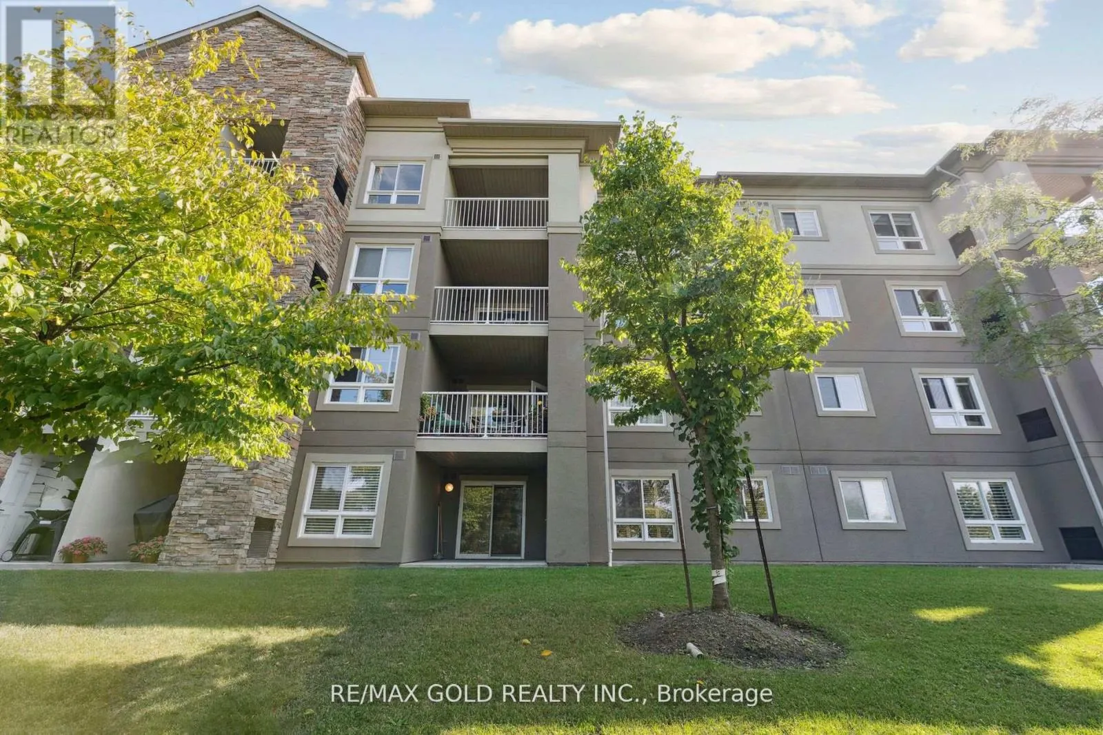 2104 - 6 DAYSPRING CIRCLE