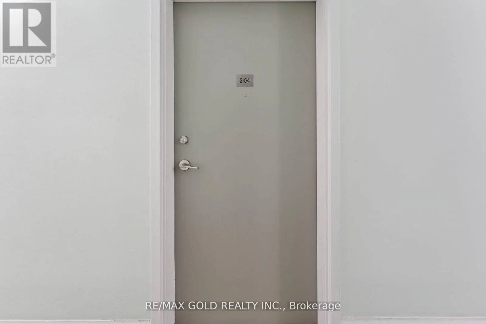 2104 - 6 DAYSPRING CIRCLE