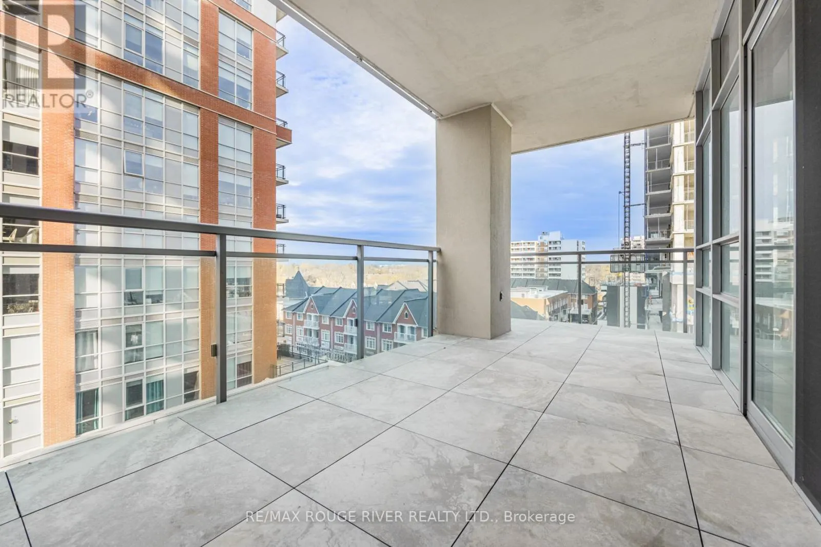 601 - 360 PEARL STREET