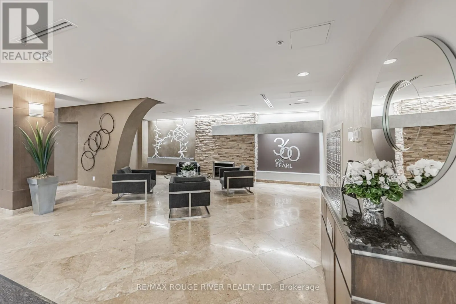 601 - 360 PEARL STREET