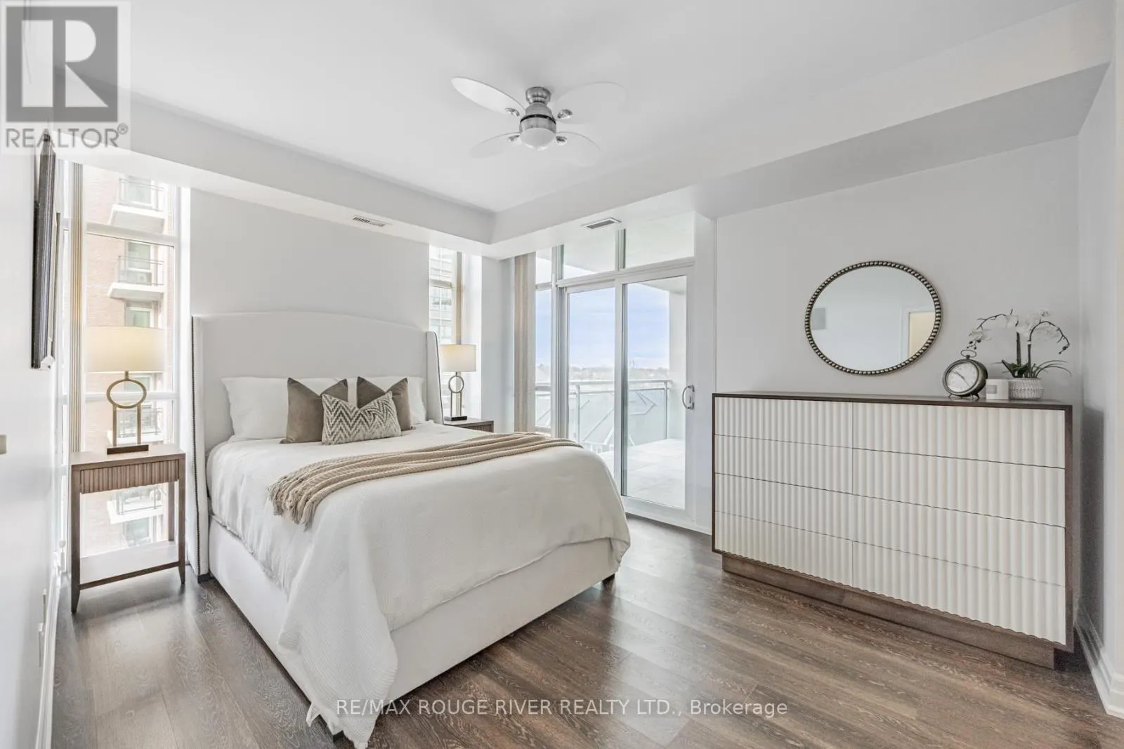 601 - 360 PEARL STREET