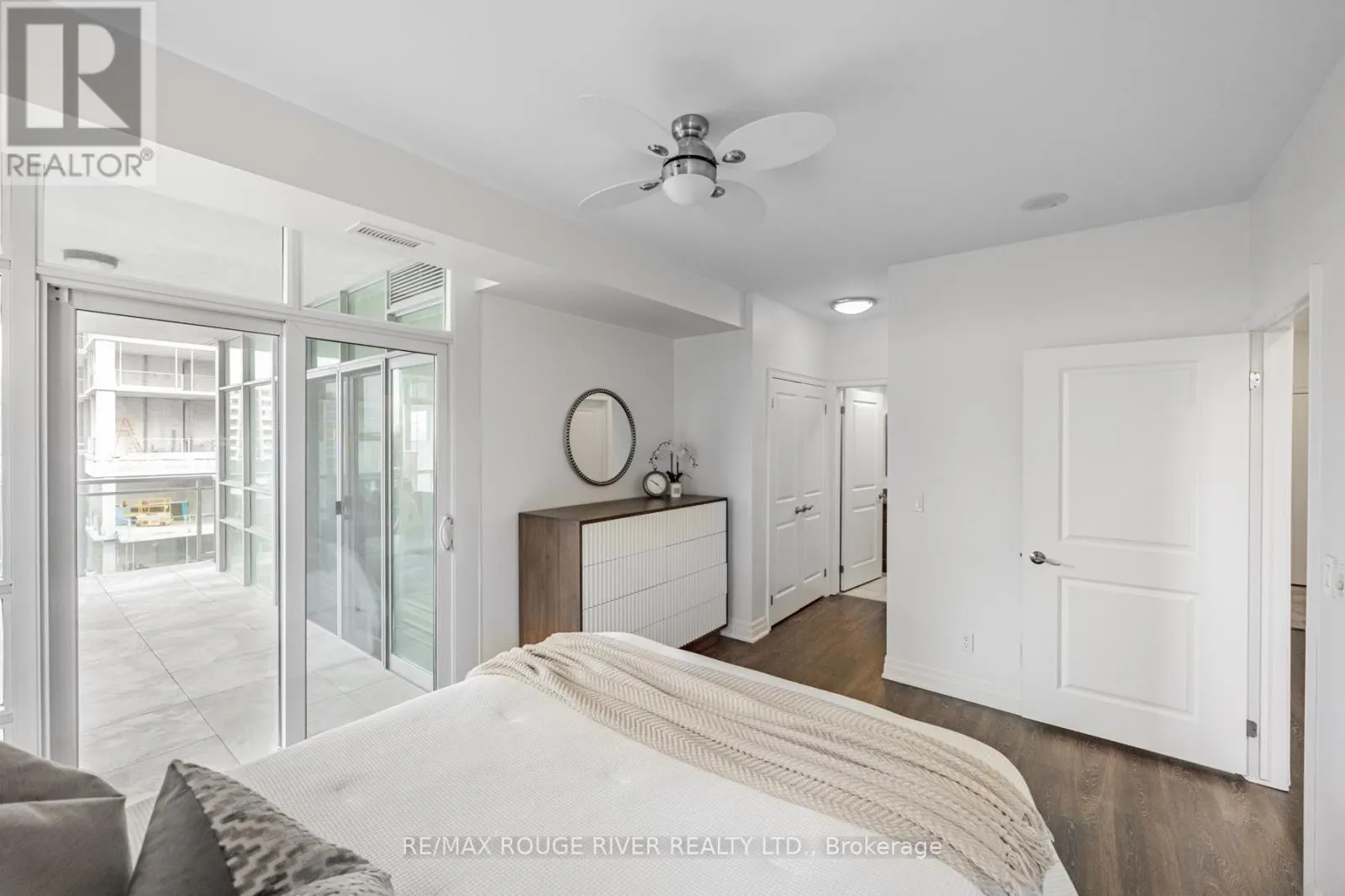 601 - 360 PEARL STREET