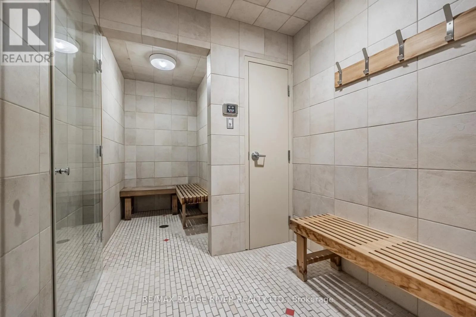 601 - 360 PEARL STREET