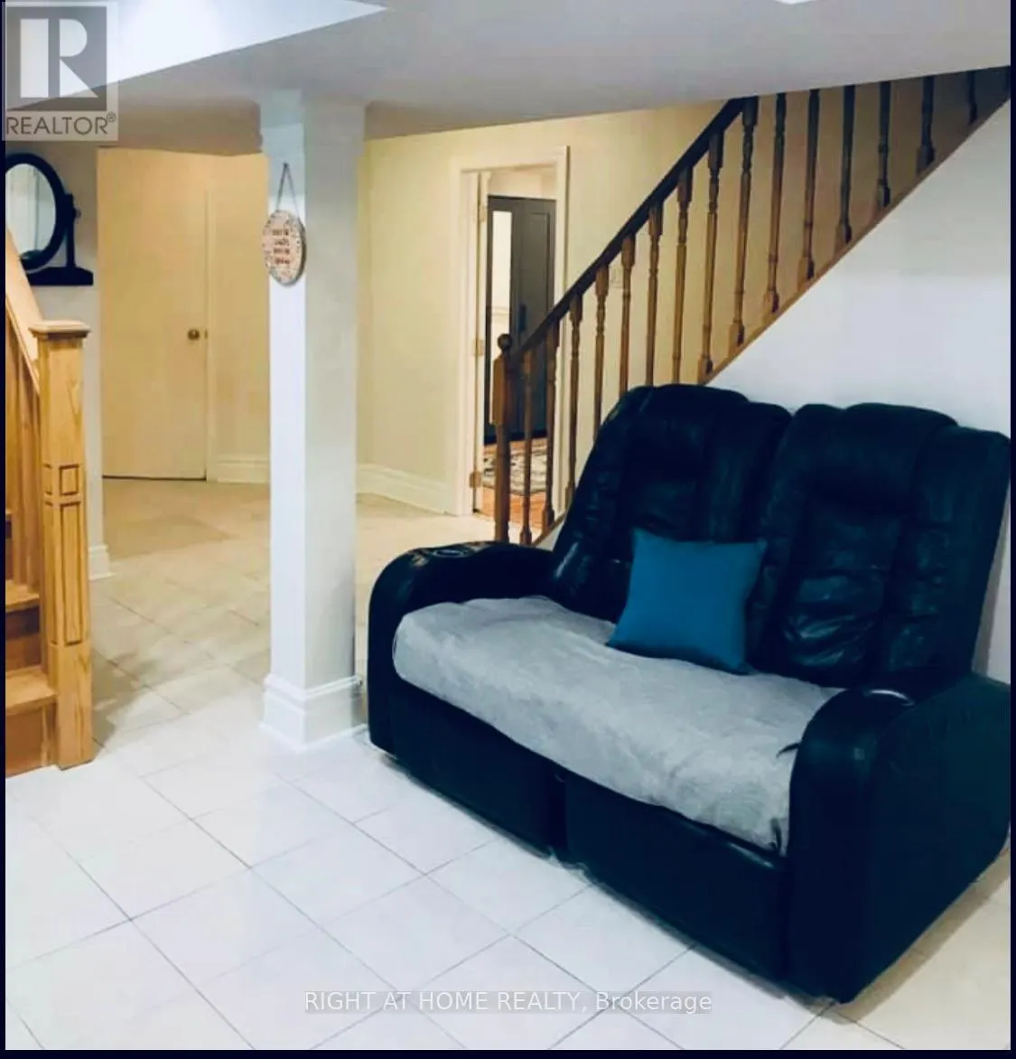 BASEMENT UNIT - 289 LAURENTIAN AVENUE