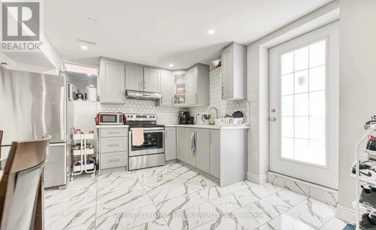 BASEMENT - 33 EZRA CRESCENT