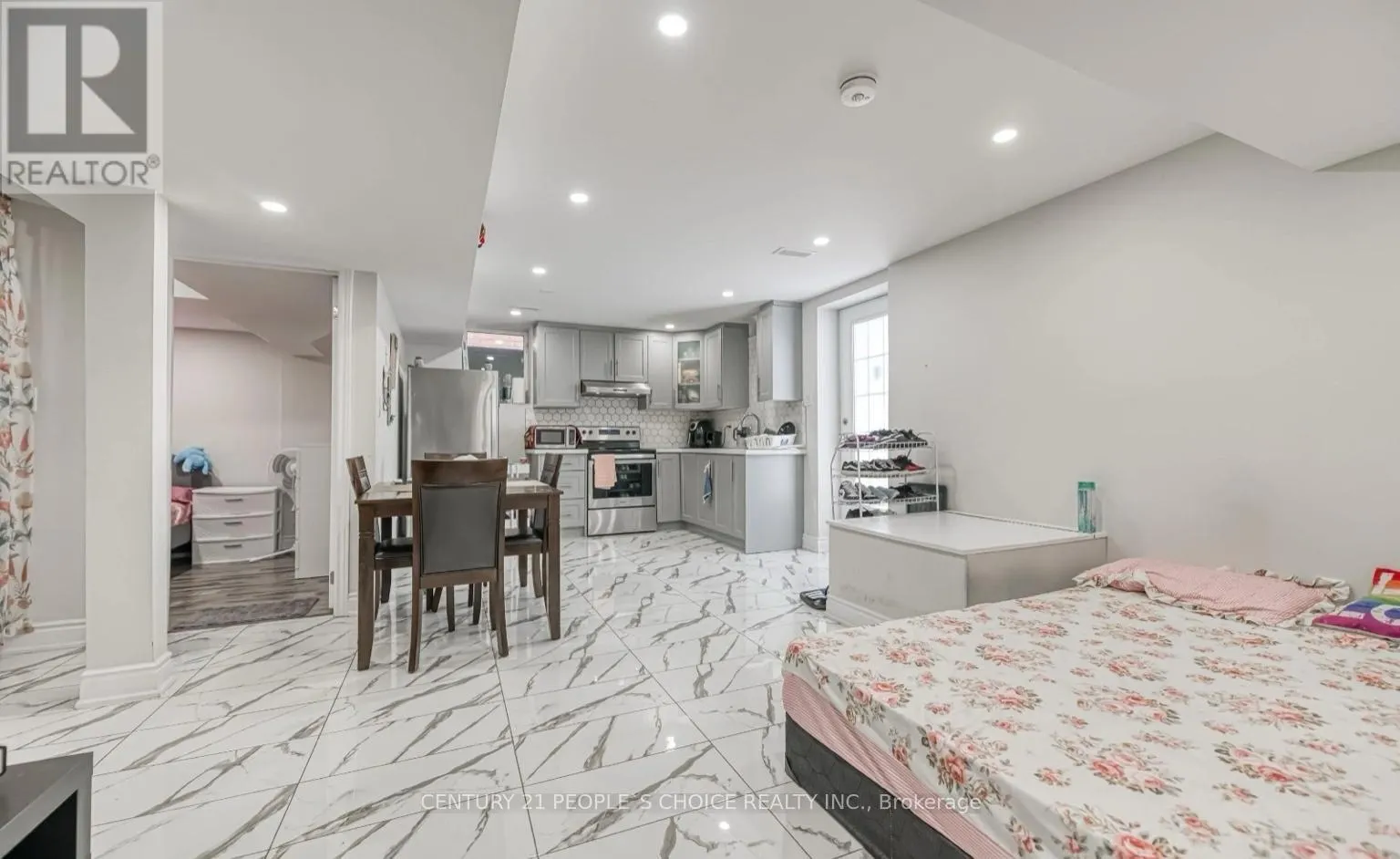 BASEMENT - 33 EZRA CRESCENT