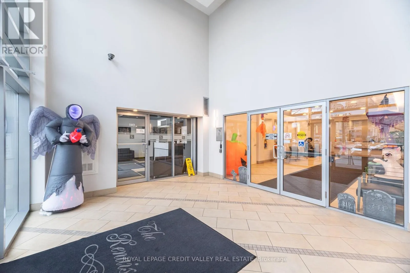 2407 - 9 GEORGE STREET N