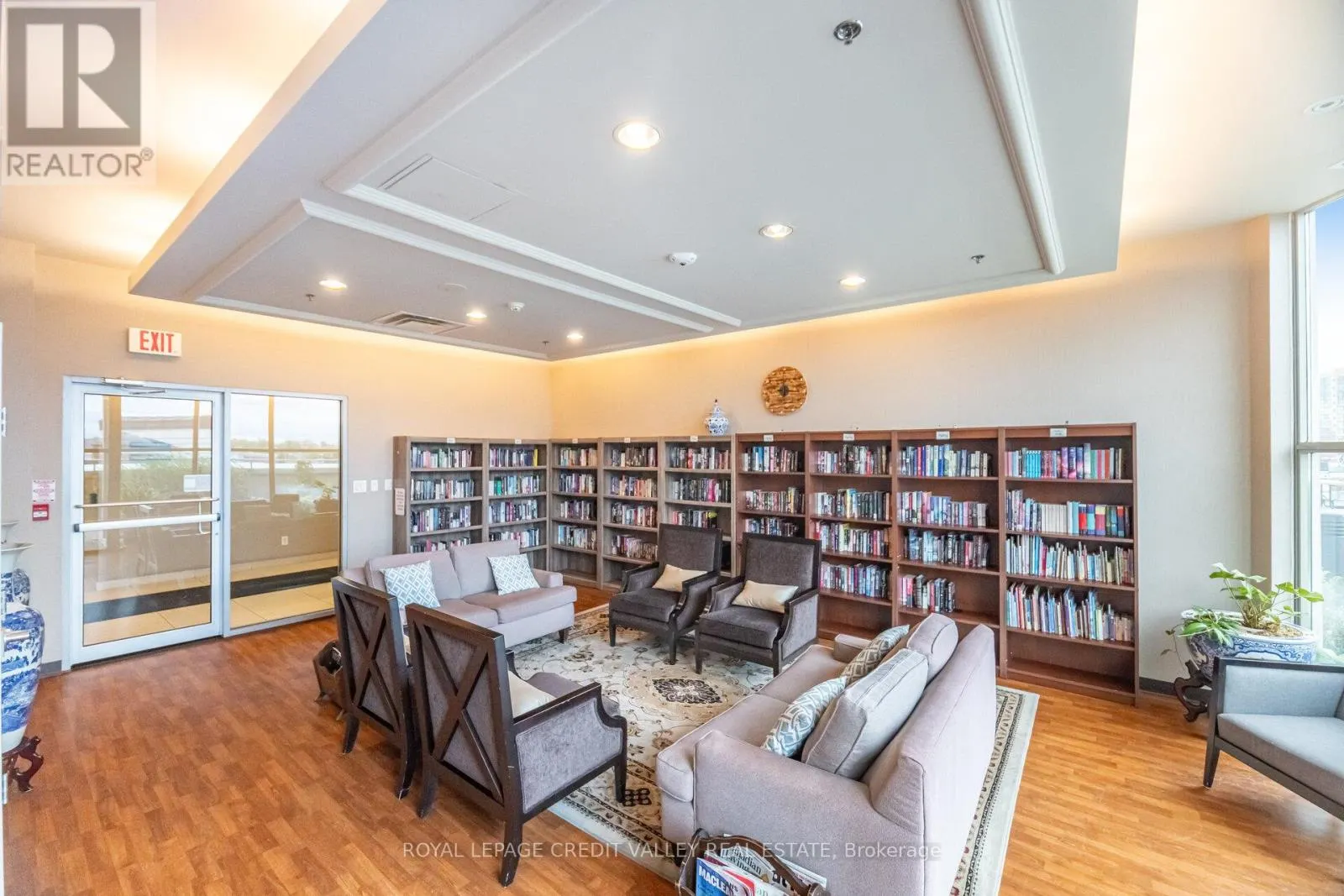 2407 - 9 GEORGE STREET N