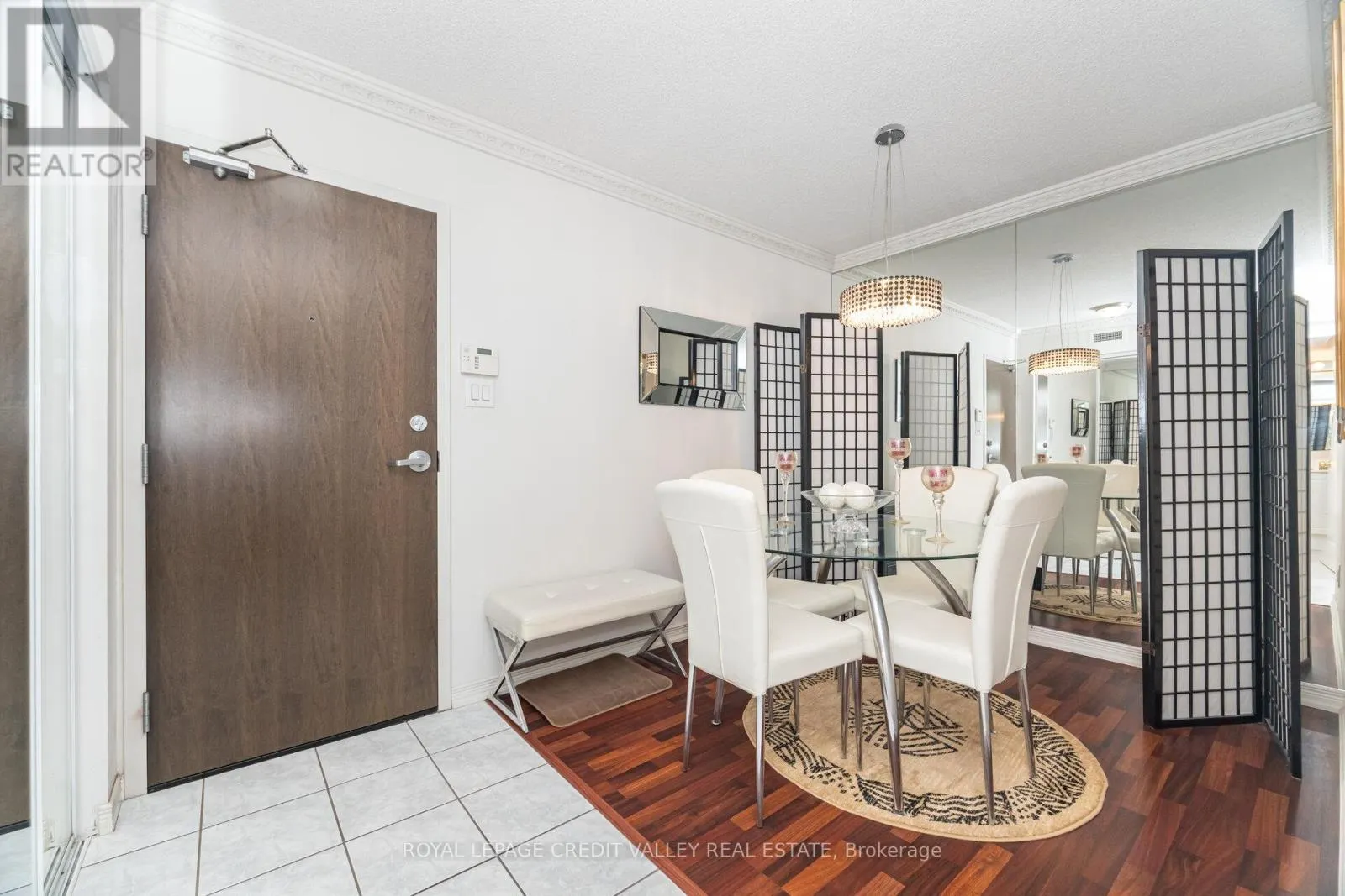 2407 - 9 GEORGE STREET N