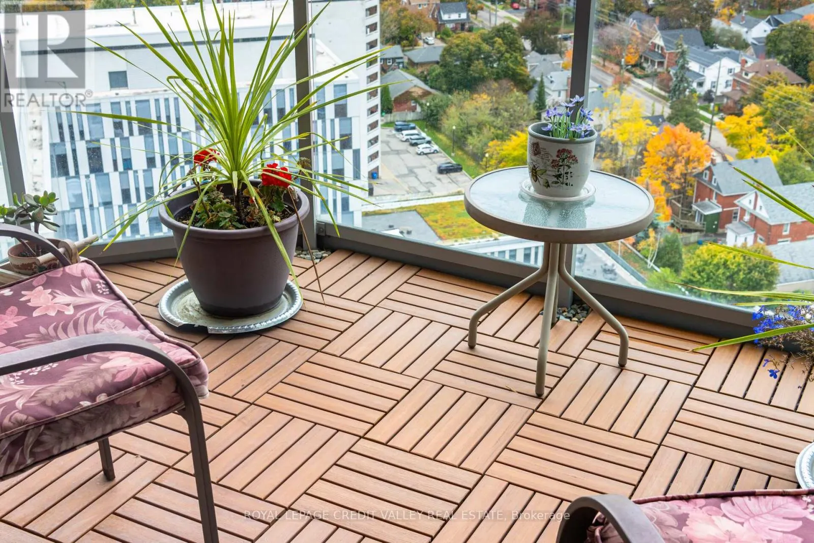 2407 - 9 GEORGE STREET N