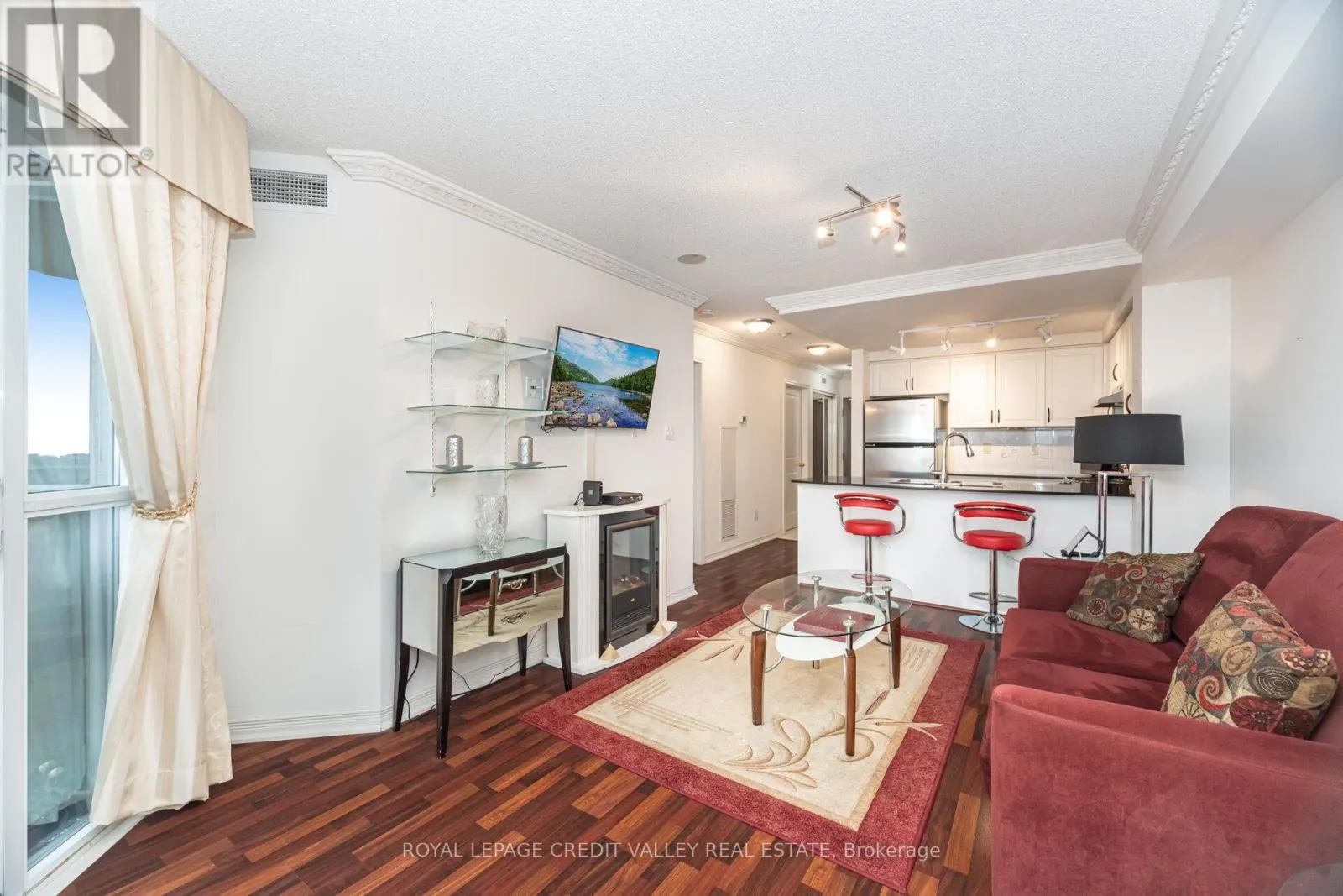 2407 - 9 GEORGE STREET N