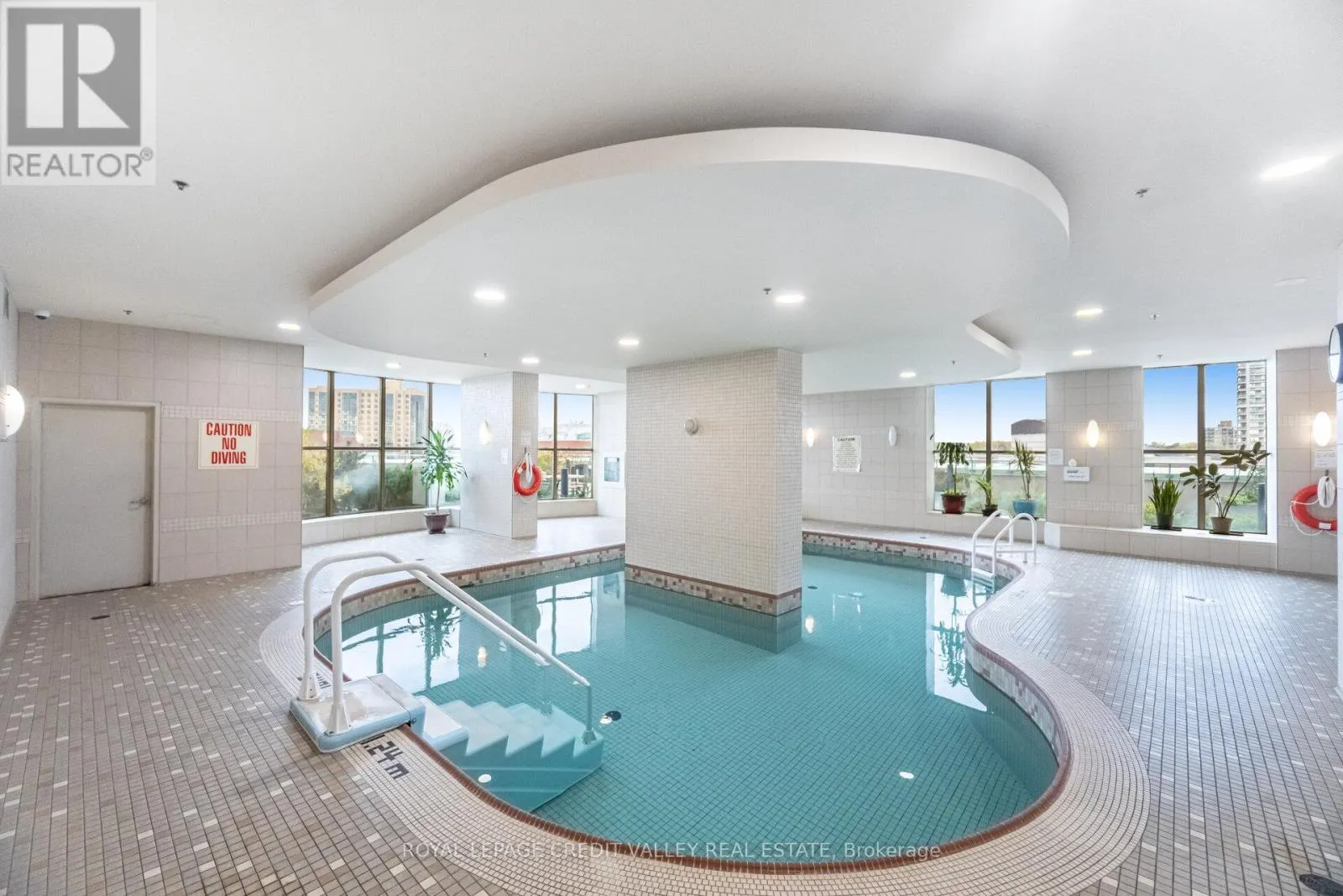 2407 - 9 GEORGE STREET N