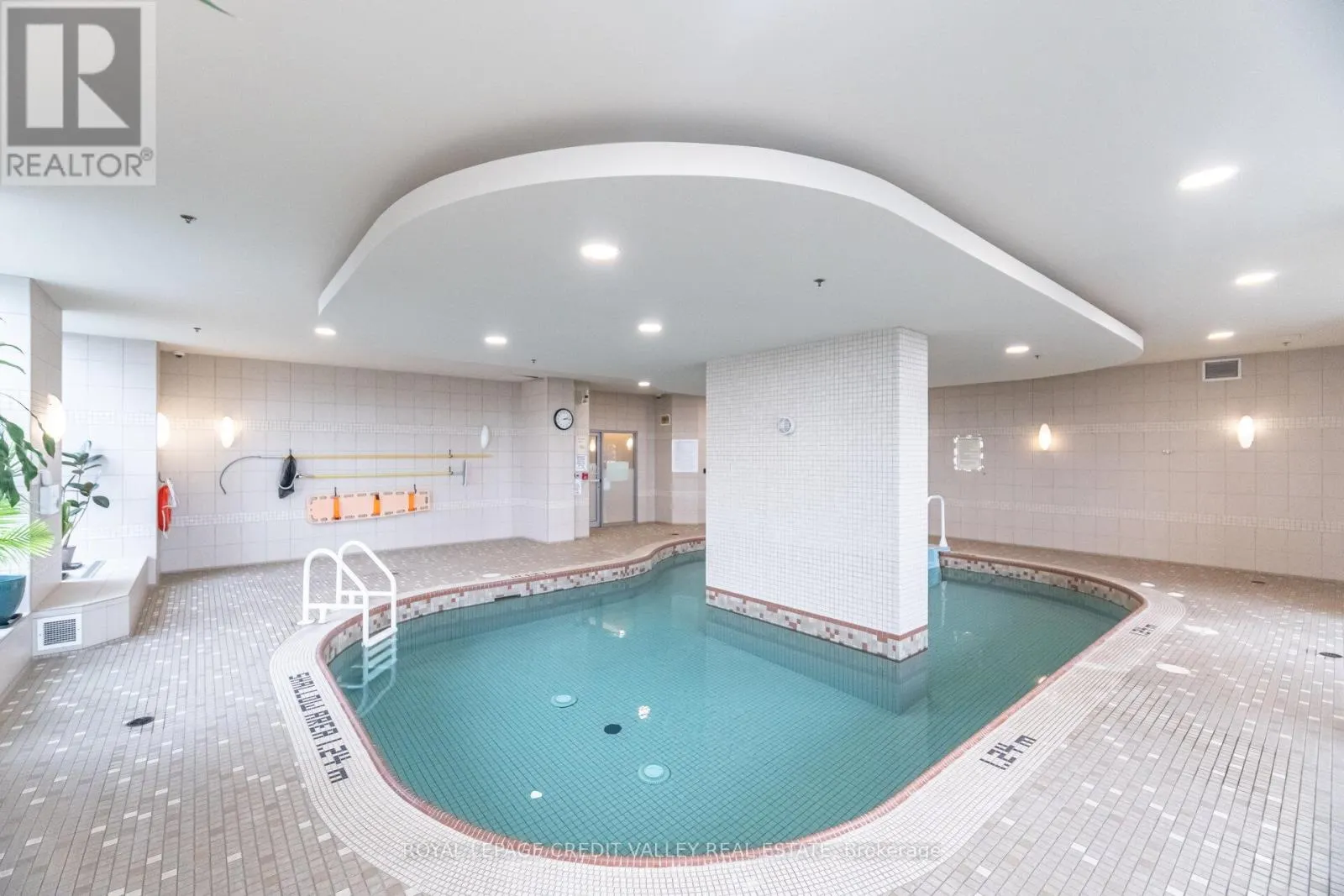 2407 - 9 GEORGE STREET N