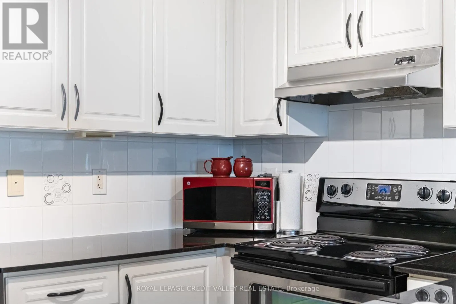 2407 - 9 GEORGE STREET N