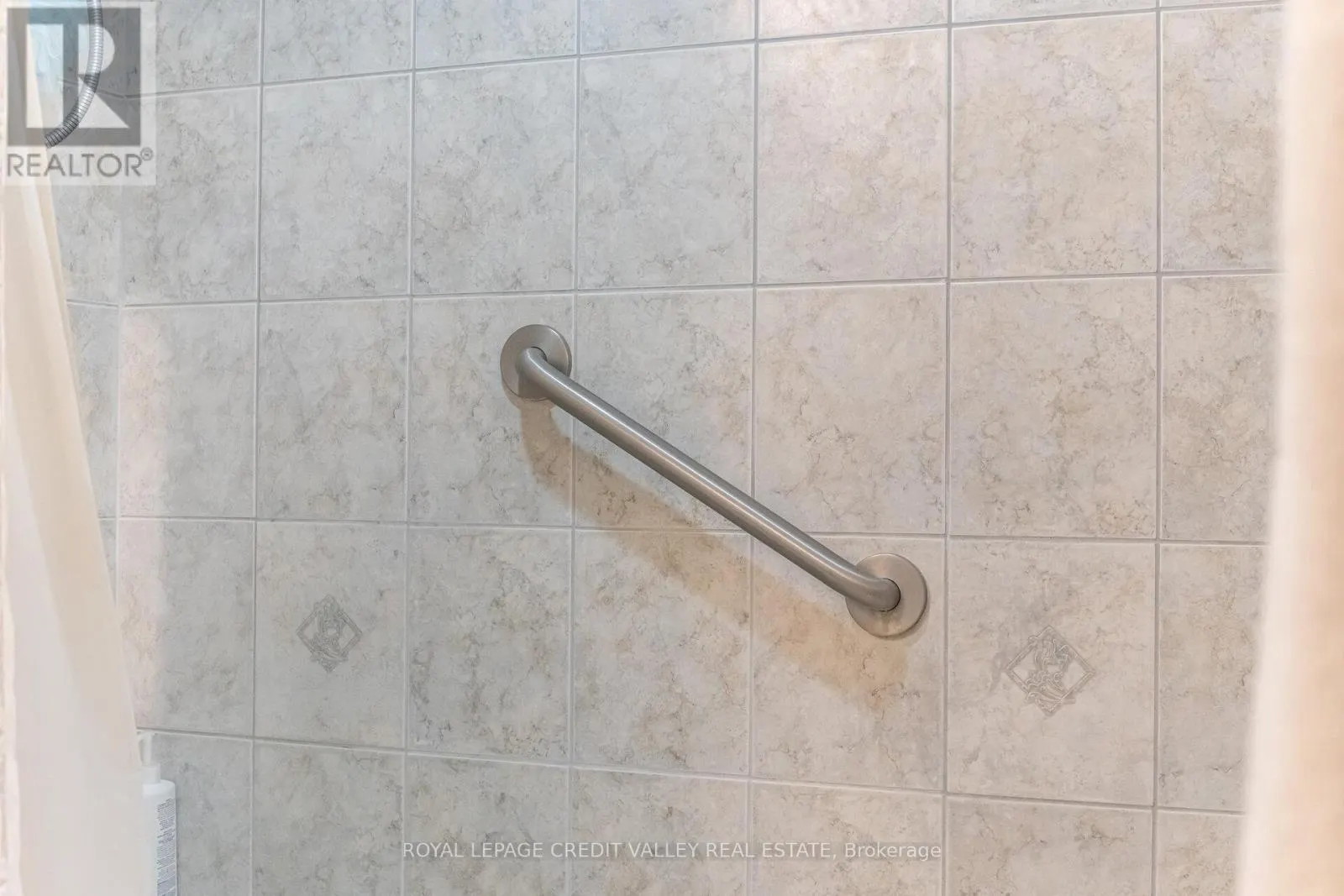 2407 - 9 GEORGE STREET N