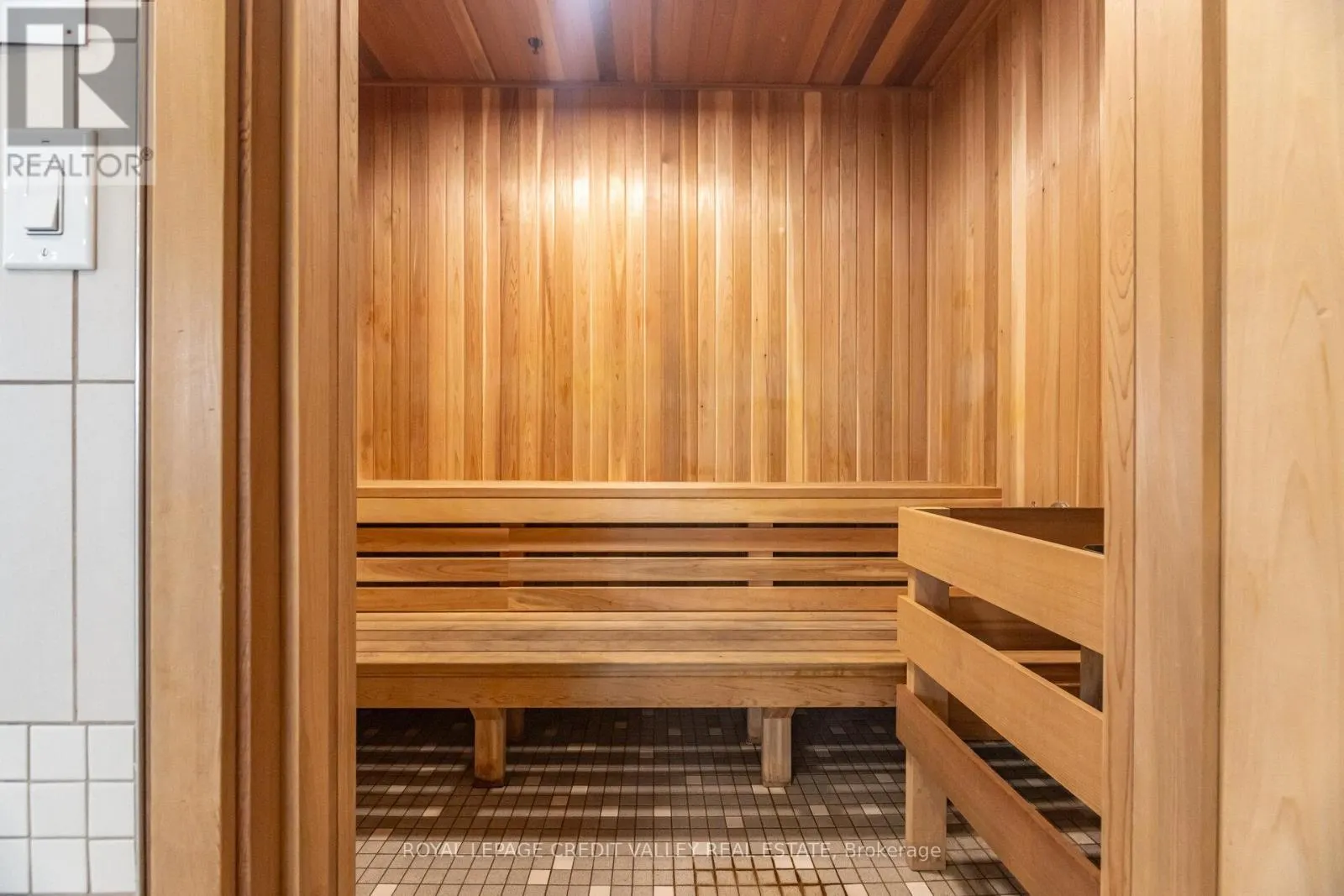 2407 - 9 GEORGE STREET N