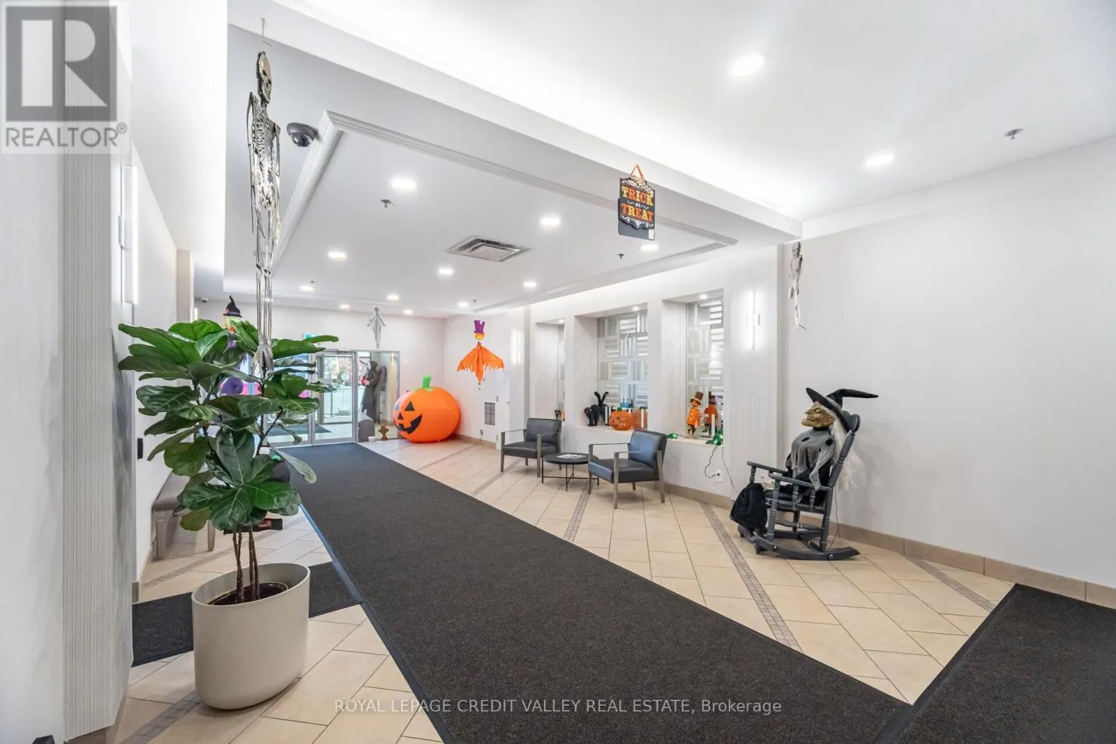 2407 - 9 GEORGE STREET N