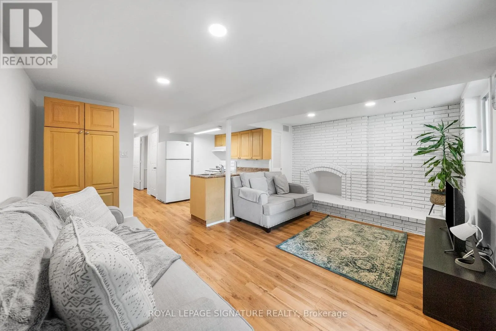 LOWER - 134 RIDGEBANK COURT