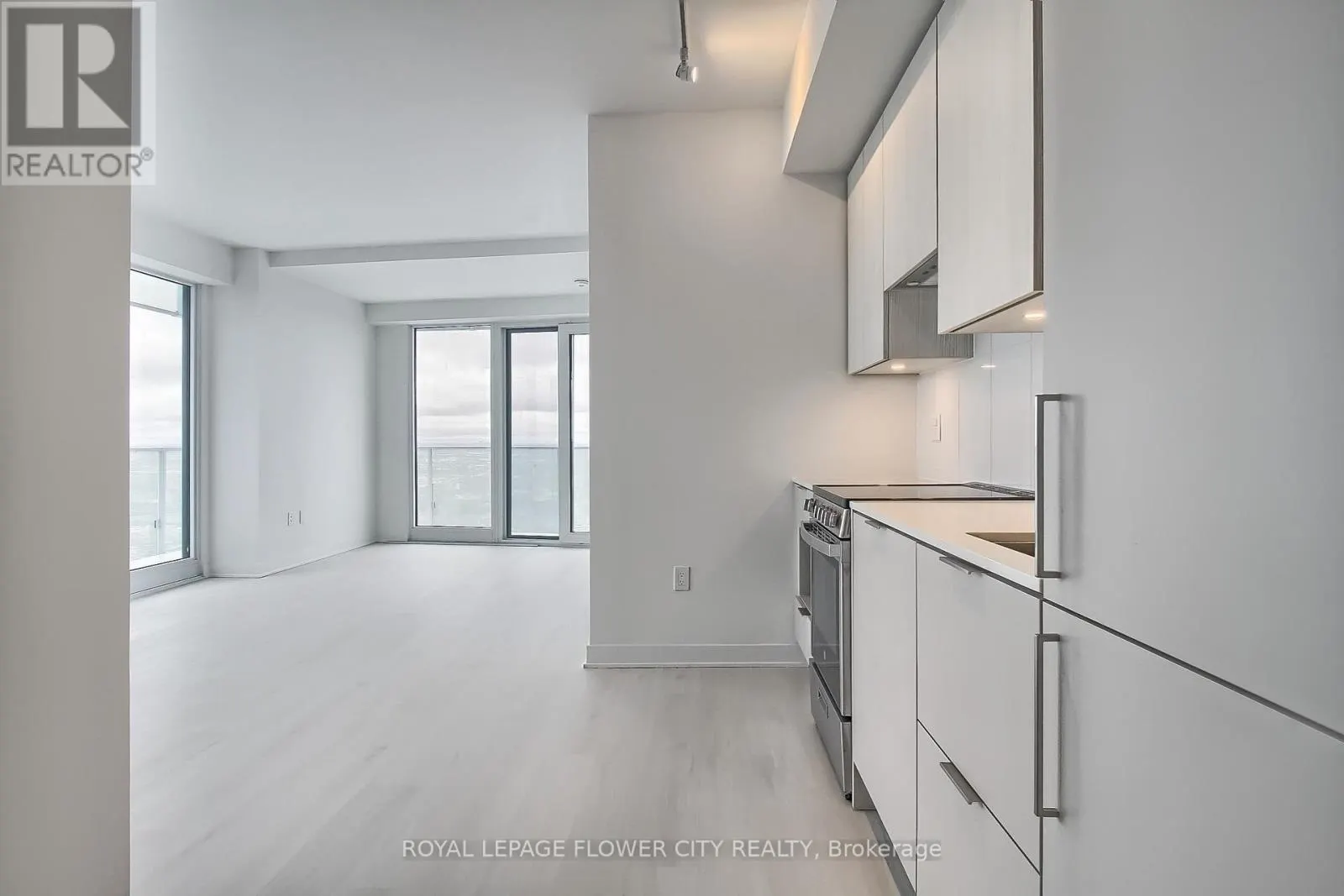 5704 - 3900 CONFEDERATION PARKWAY