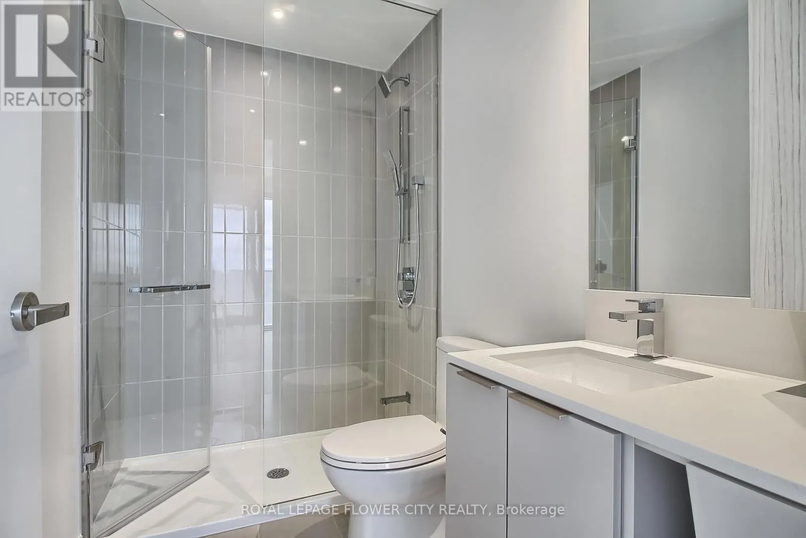 5704 - 3900 CONFEDERATION PARKWAY