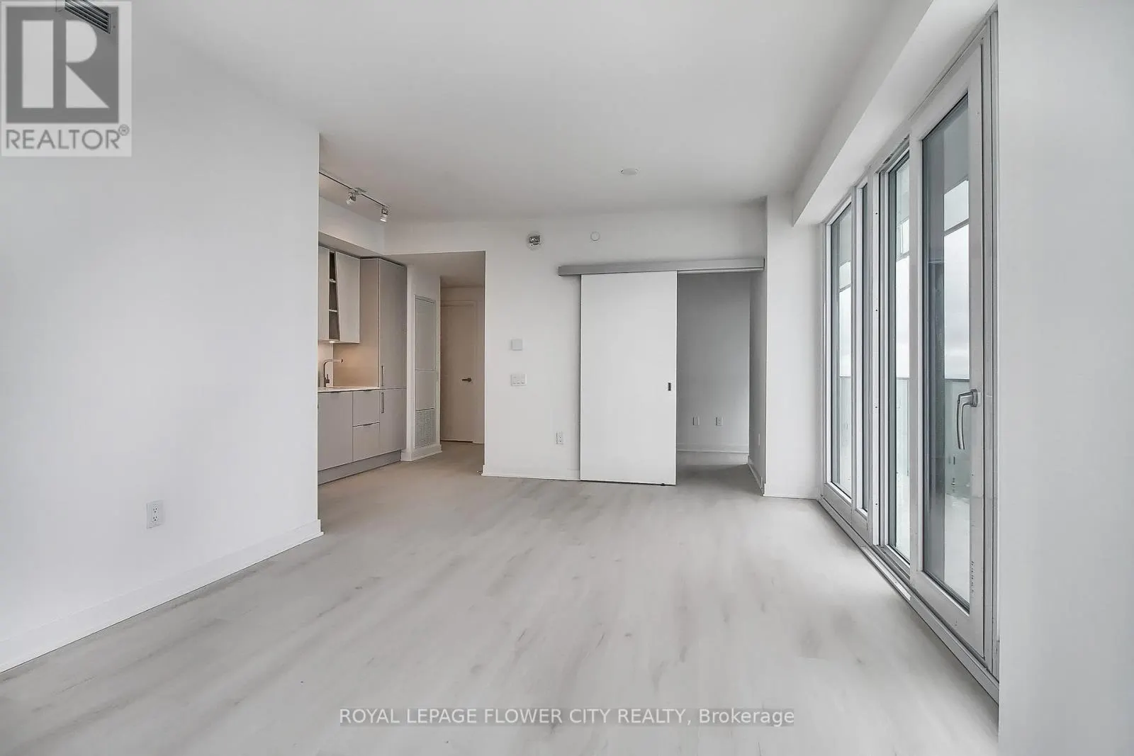 5704 - 3900 CONFEDERATION PARKWAY