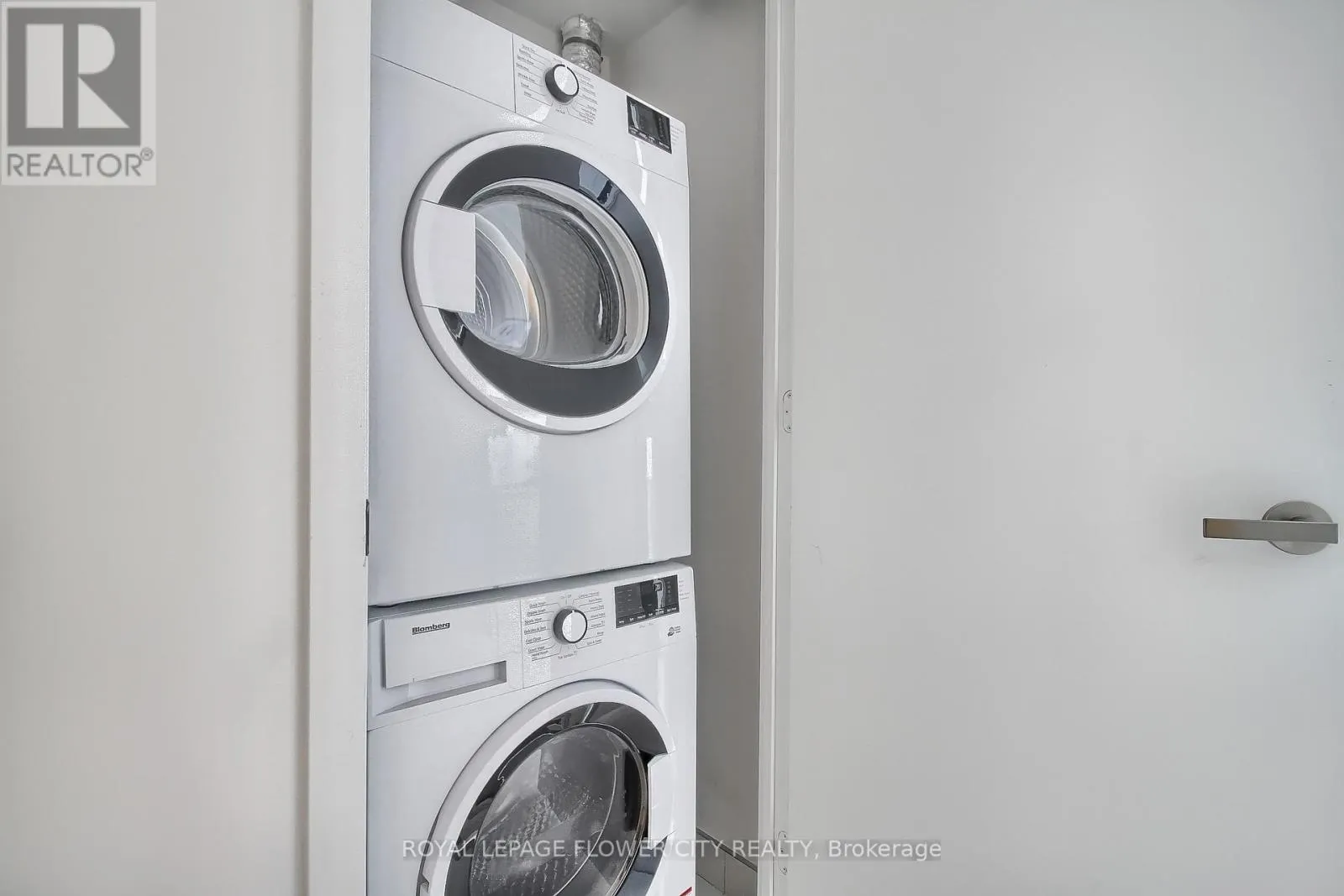 5704 - 3900 CONFEDERATION PARKWAY