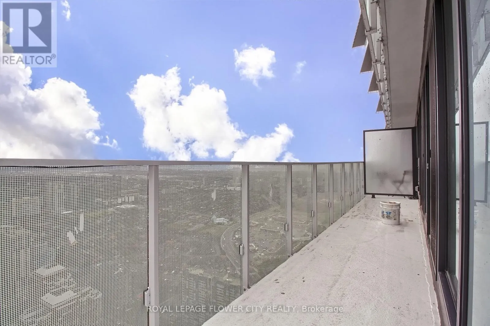 5704 - 3900 CONFEDERATION PARKWAY