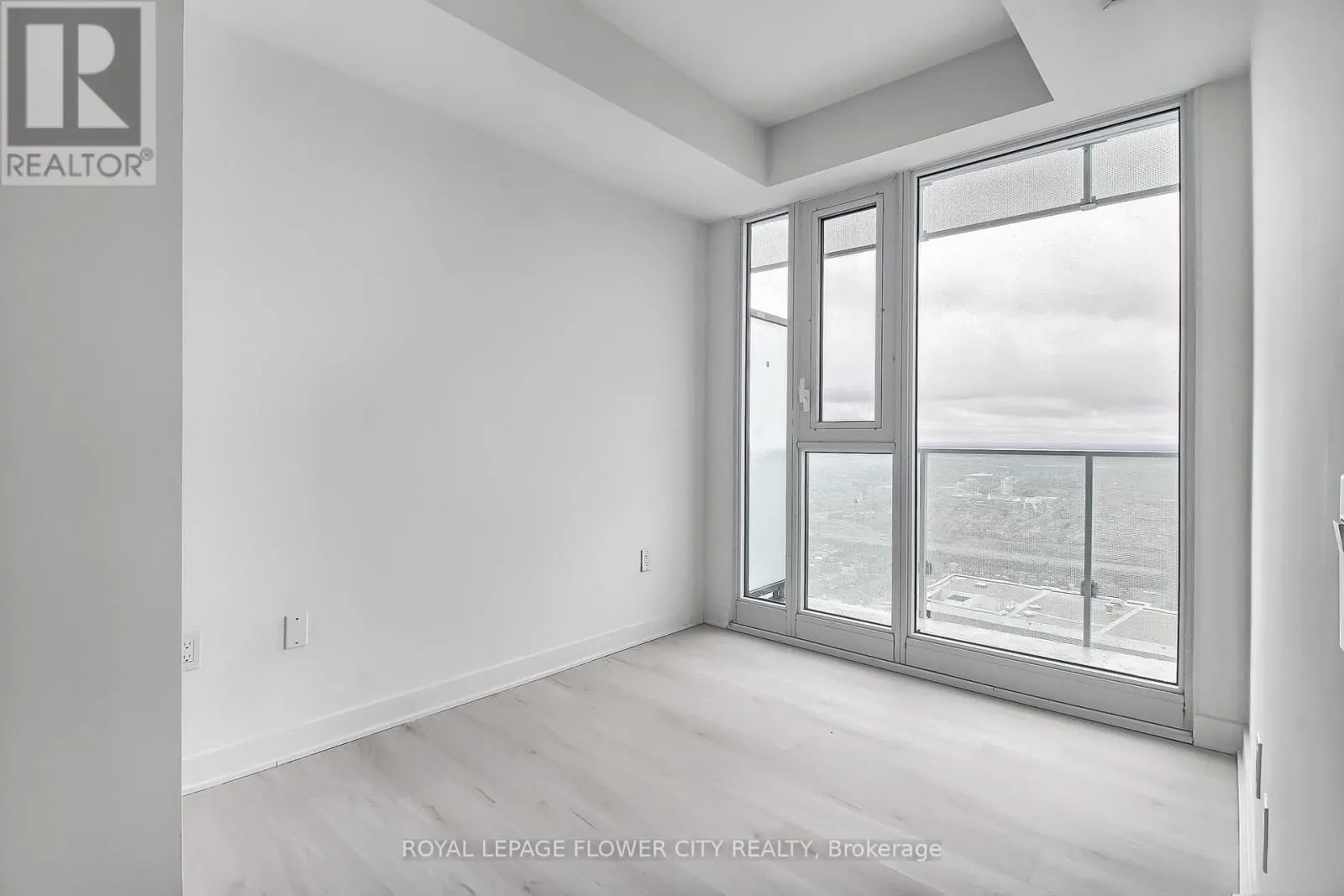 5704 - 3900 CONFEDERATION PARKWAY