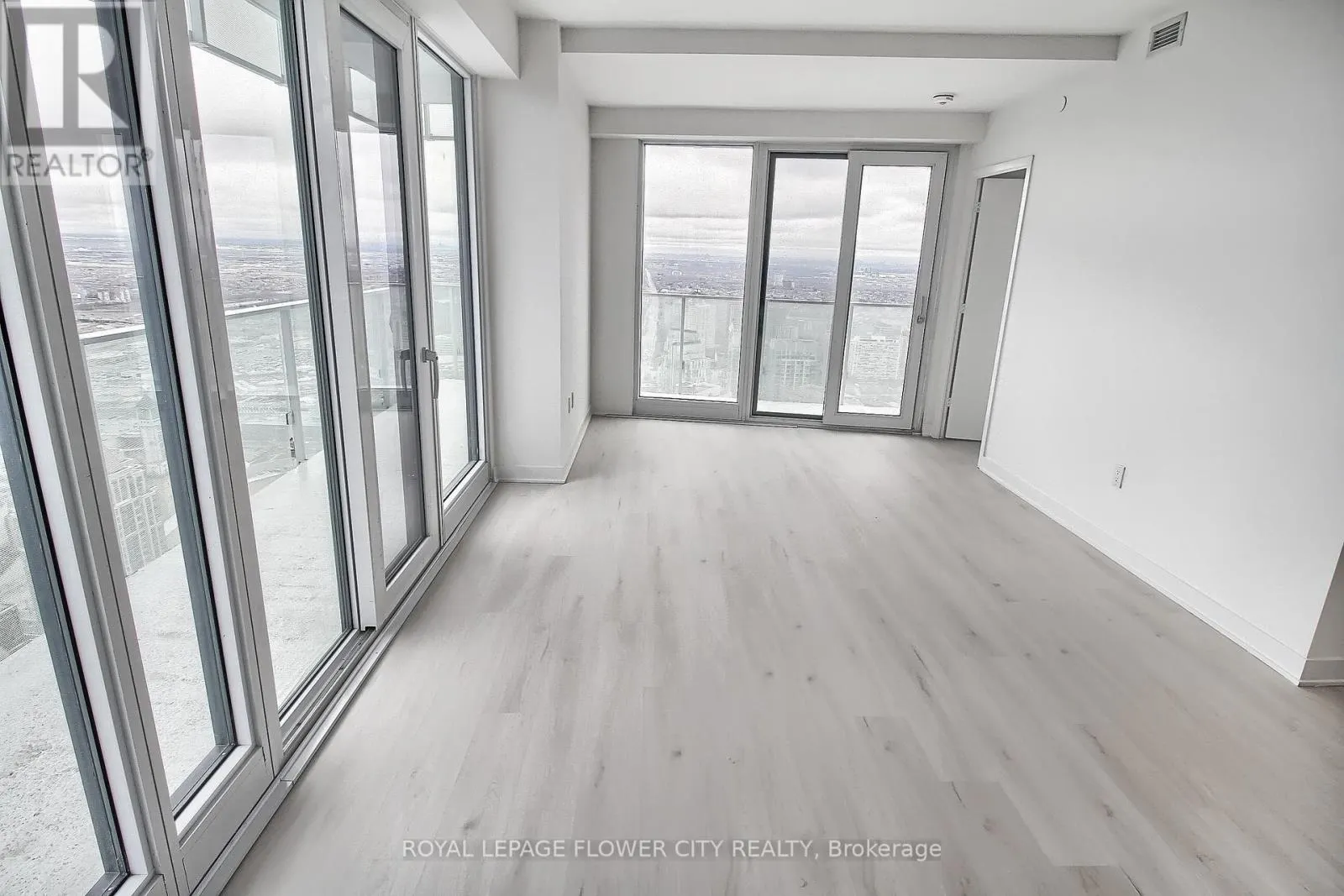 5704 - 3900 CONFEDERATION PARKWAY