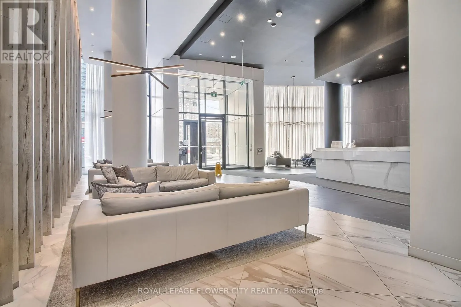 5704 - 3900 CONFEDERATION PARKWAY