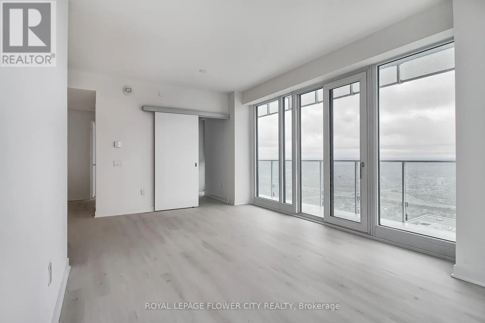 5704 - 3900 CONFEDERATION PARKWAY