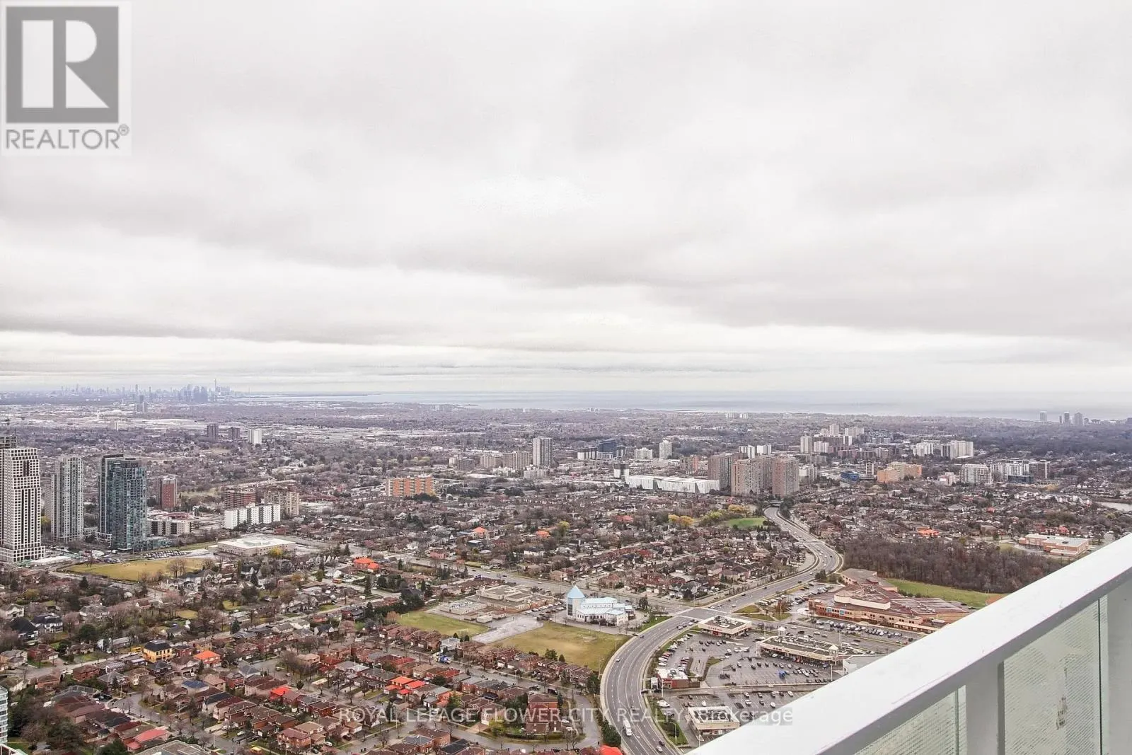 5704 - 3900 CONFEDERATION PARKWAY